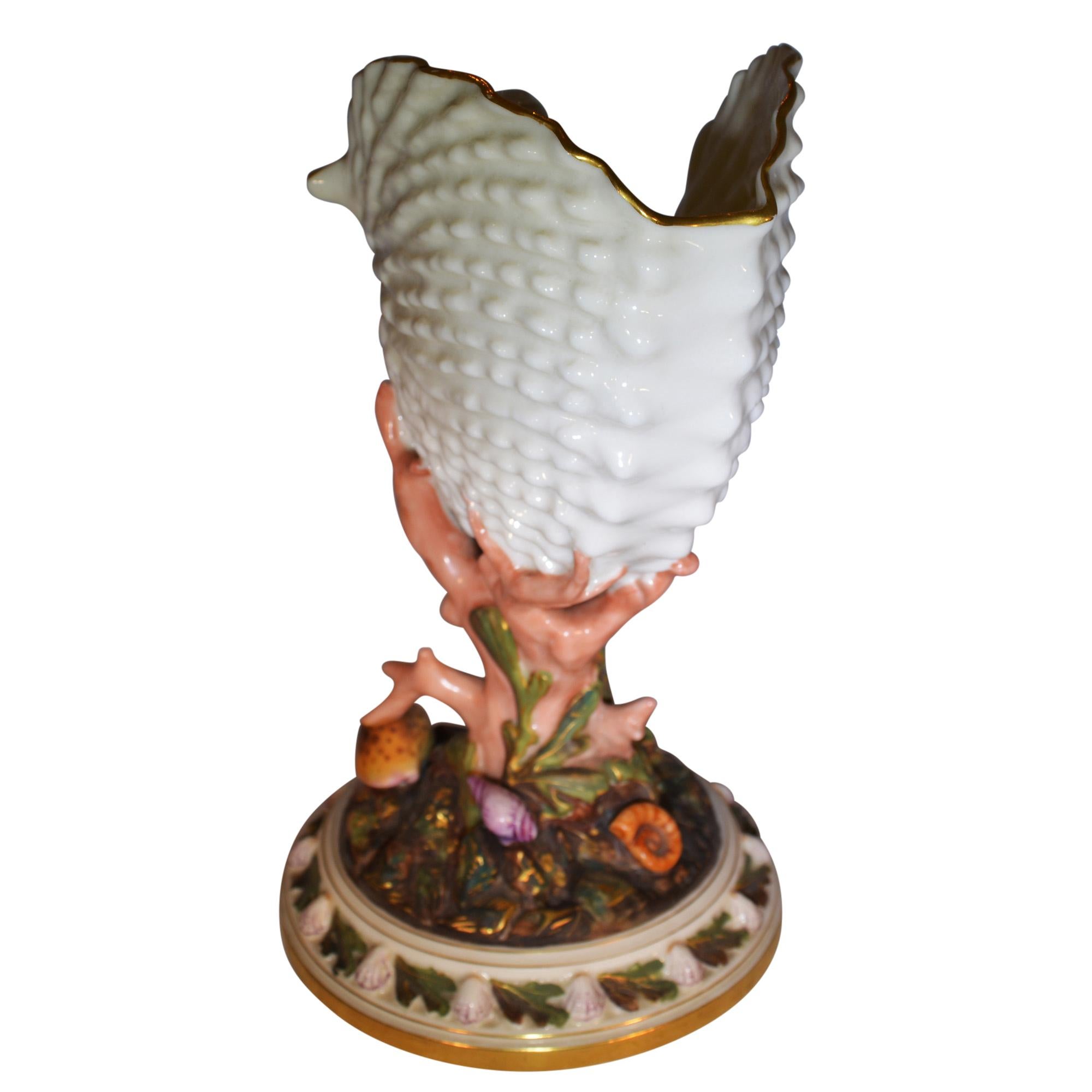 Royal Worcester Porcelain Nautilus Shell Vase In Good Condition For Sale In Pataskala, OH