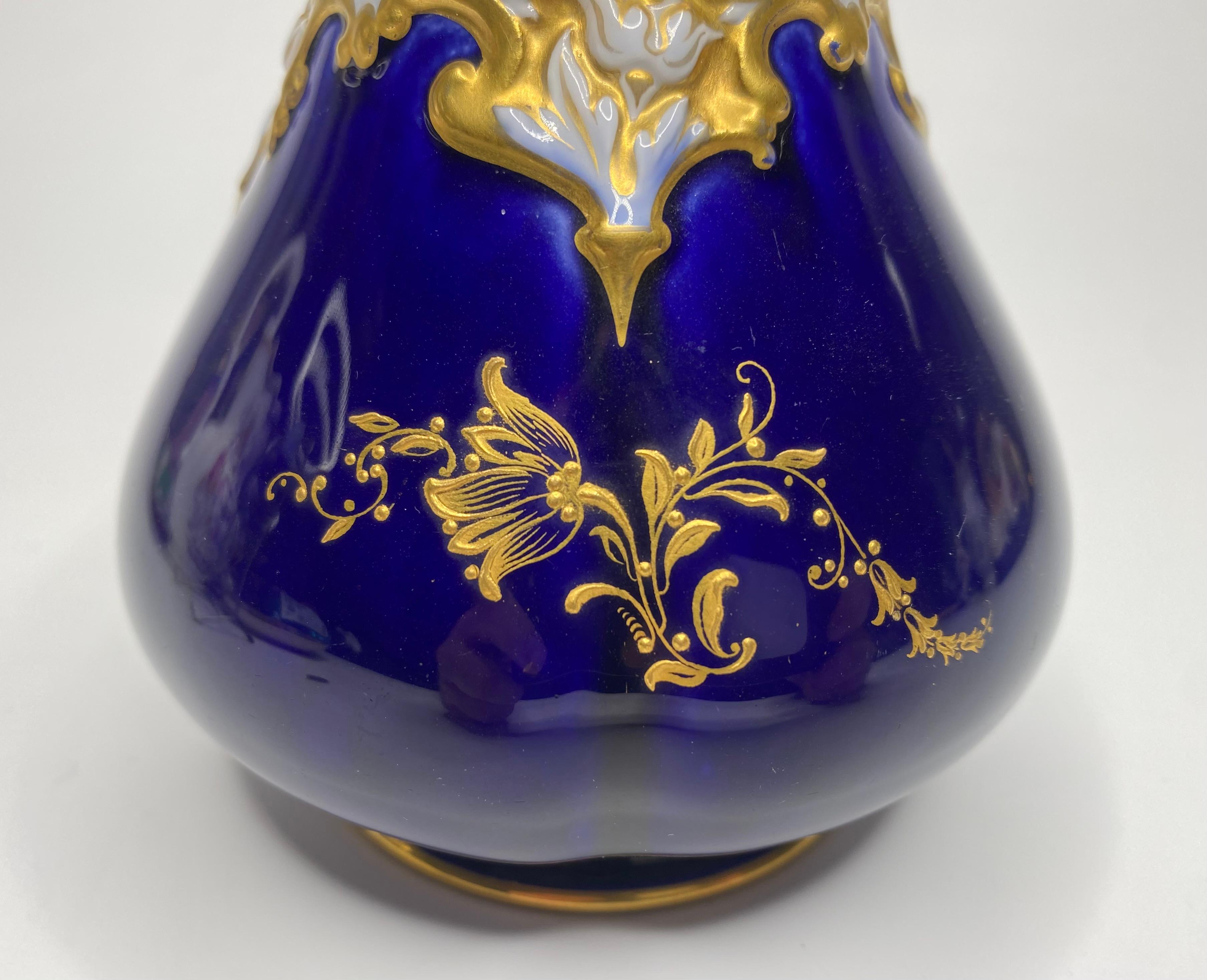 Porcelain Royal Worcester porcelain pot pourri. Richard Sebright, d. 1913. For Sale