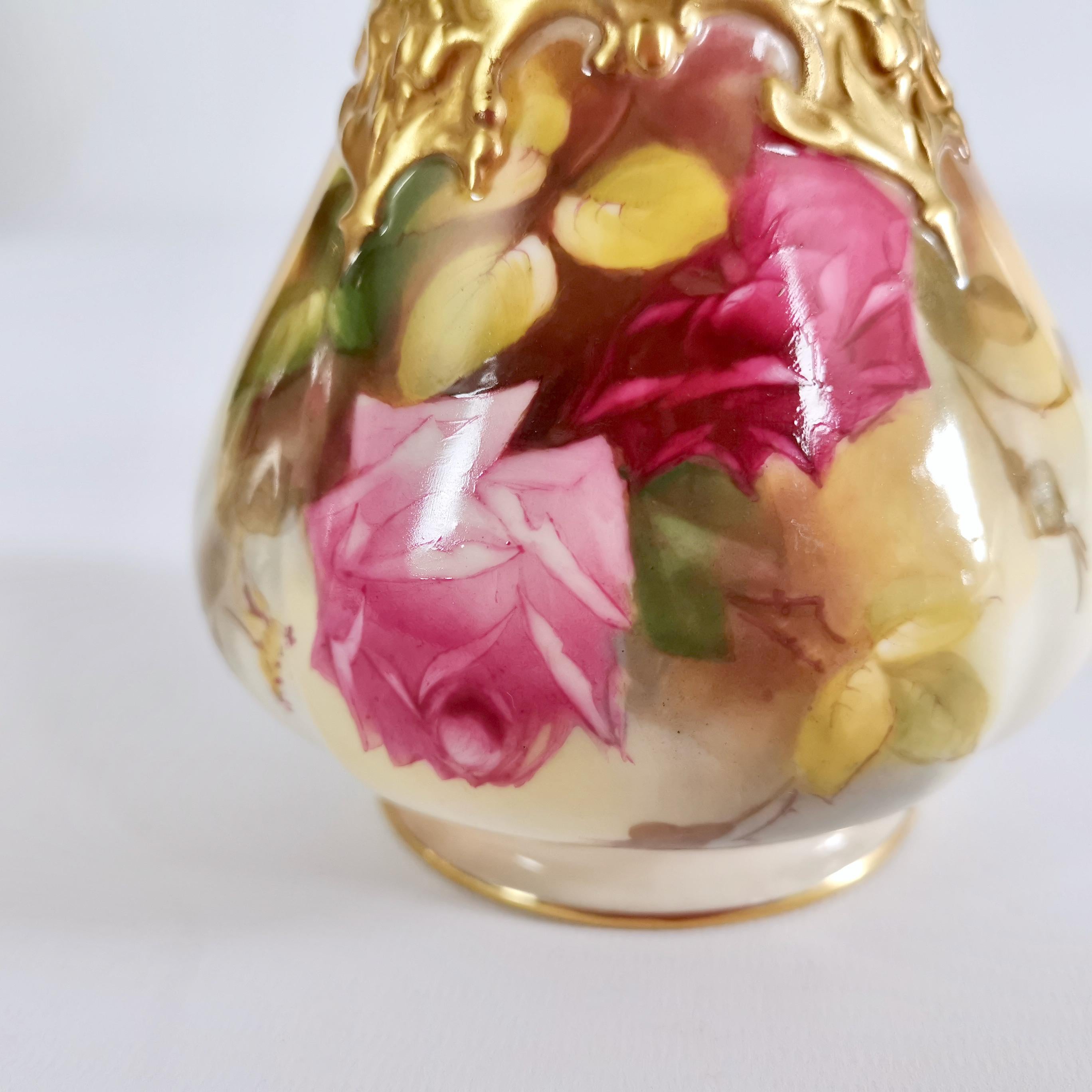 Édouardien Vase ou urne en porcelaine Royal Worcester Potpourri avec roses Hadley, 1923 en vente