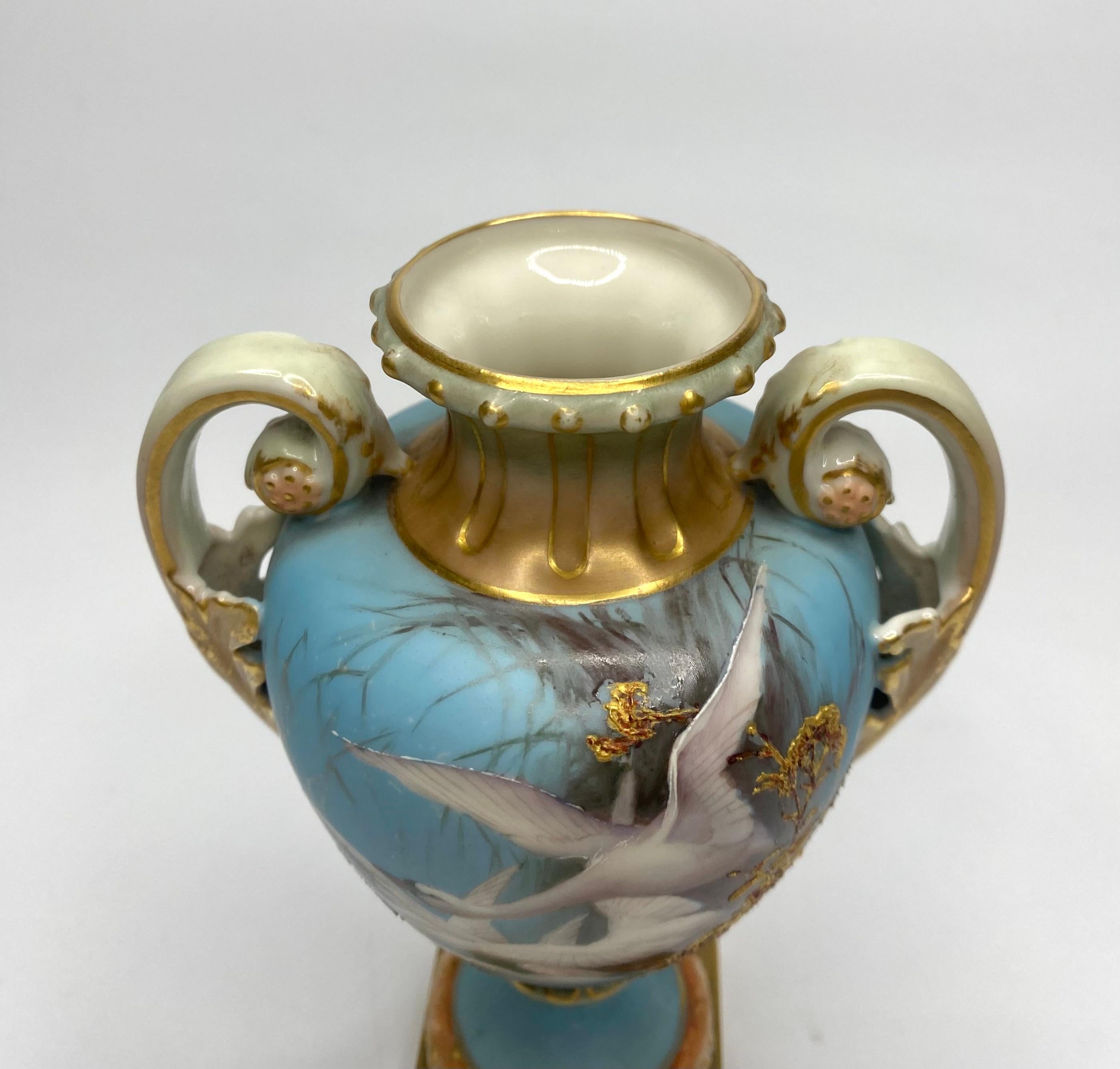Royal Worcester porcelain vases. Swans by Charles Baldwyn, d. 1904. For Sale 4