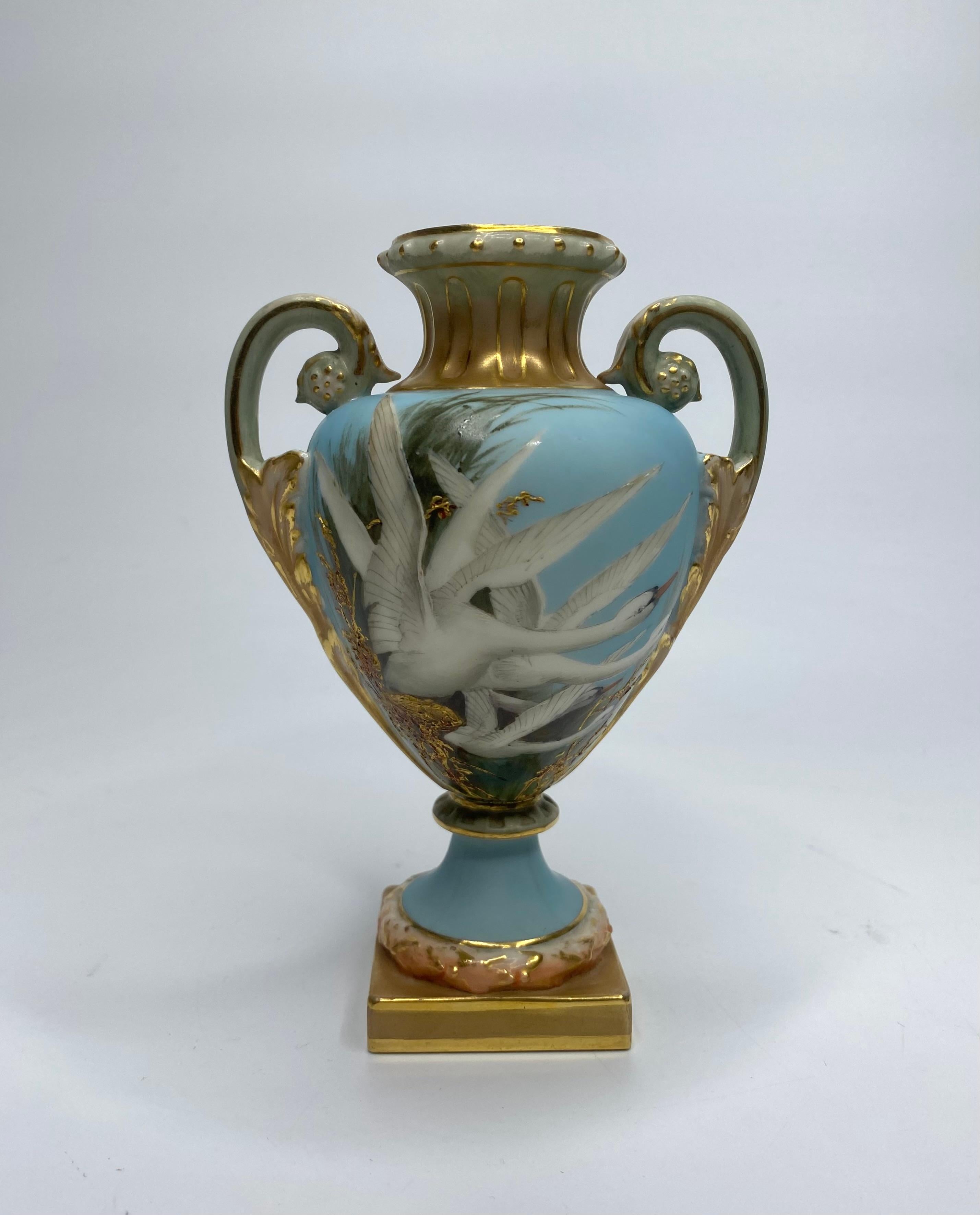 Early 20th Century Royal Worcester porcelain vases. Swans by Charles Baldwyn, d. 1904. For Sale