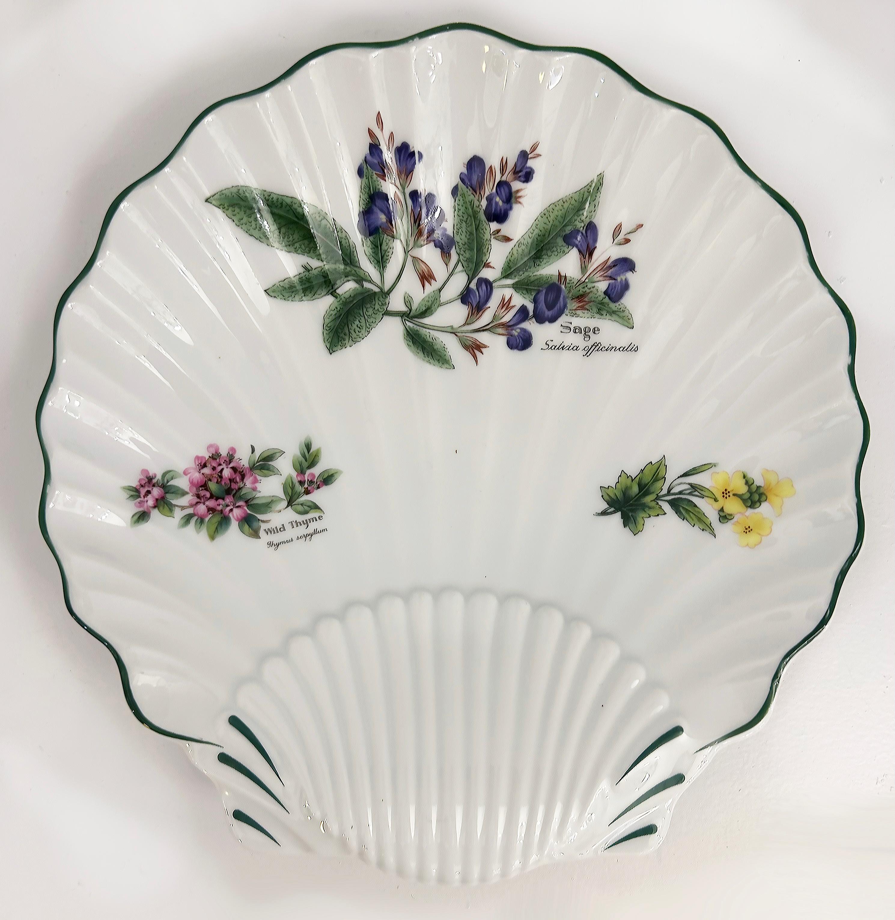 Modern Royal Worcester Porcelain Wild Thyme Sage Plates Pair, England  For Sale