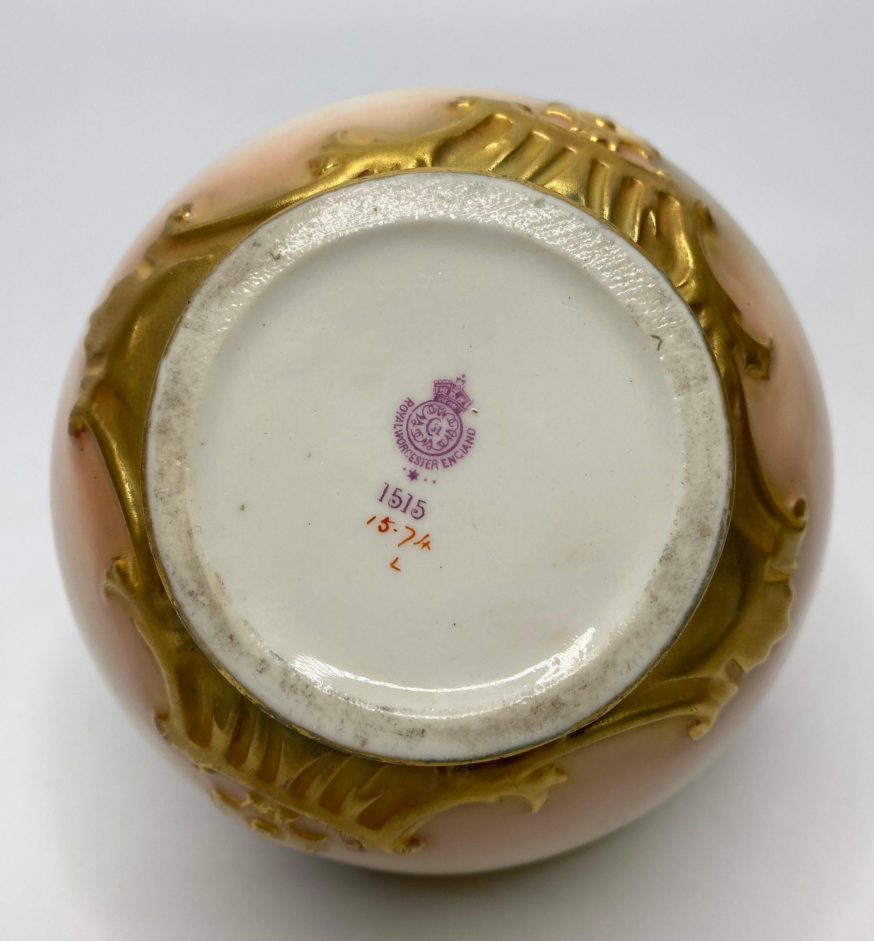 Porcelain Royal Worcester pot pourri. Roses. F.Harper, c. 1919. For Sale
