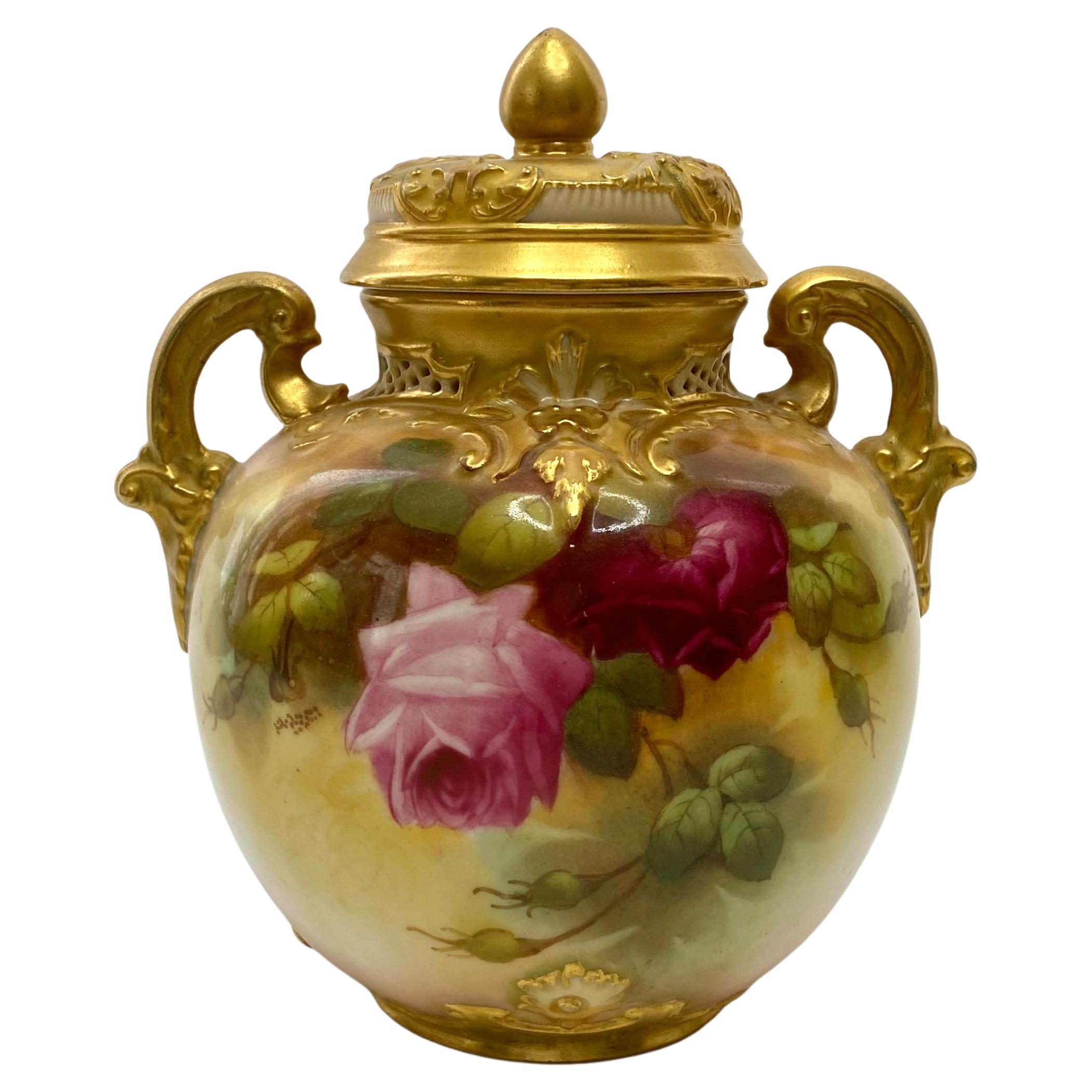 Royal Worcester-Töpfergefäß. Rosen. F.Harper, ca. 1919.