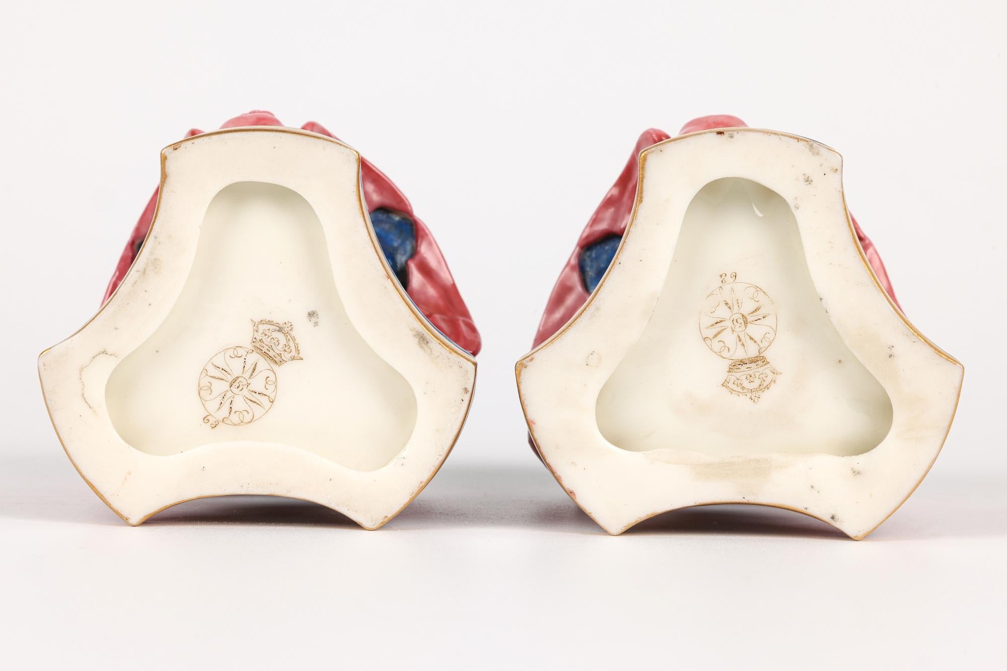 Royal Worcester Raro juego de porcelana Grifo alado Sal de mesa jaspeada en venta 8