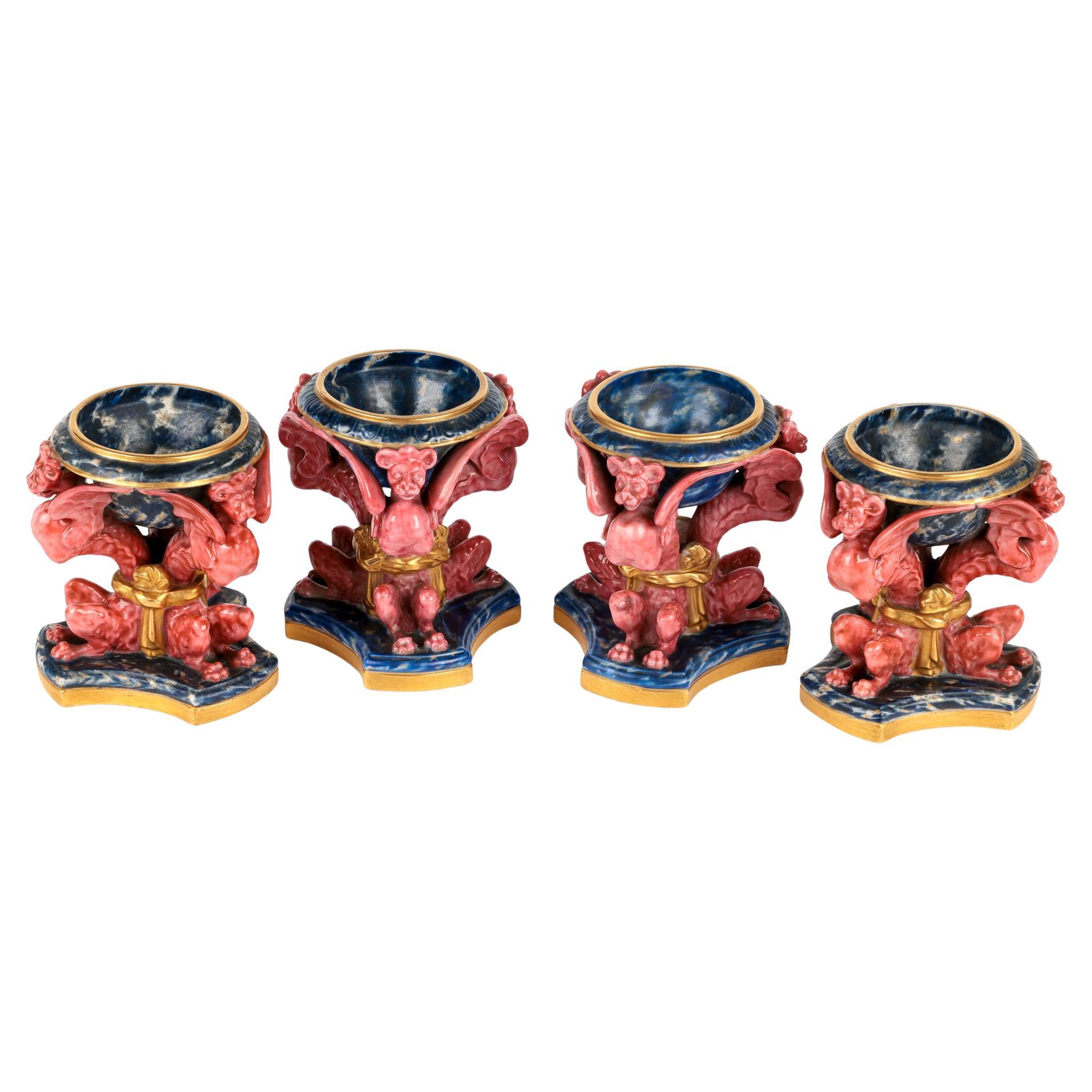 Royal Worcester Raro juego de porcelana Grifo alado Sal de mesa jaspeada en venta
