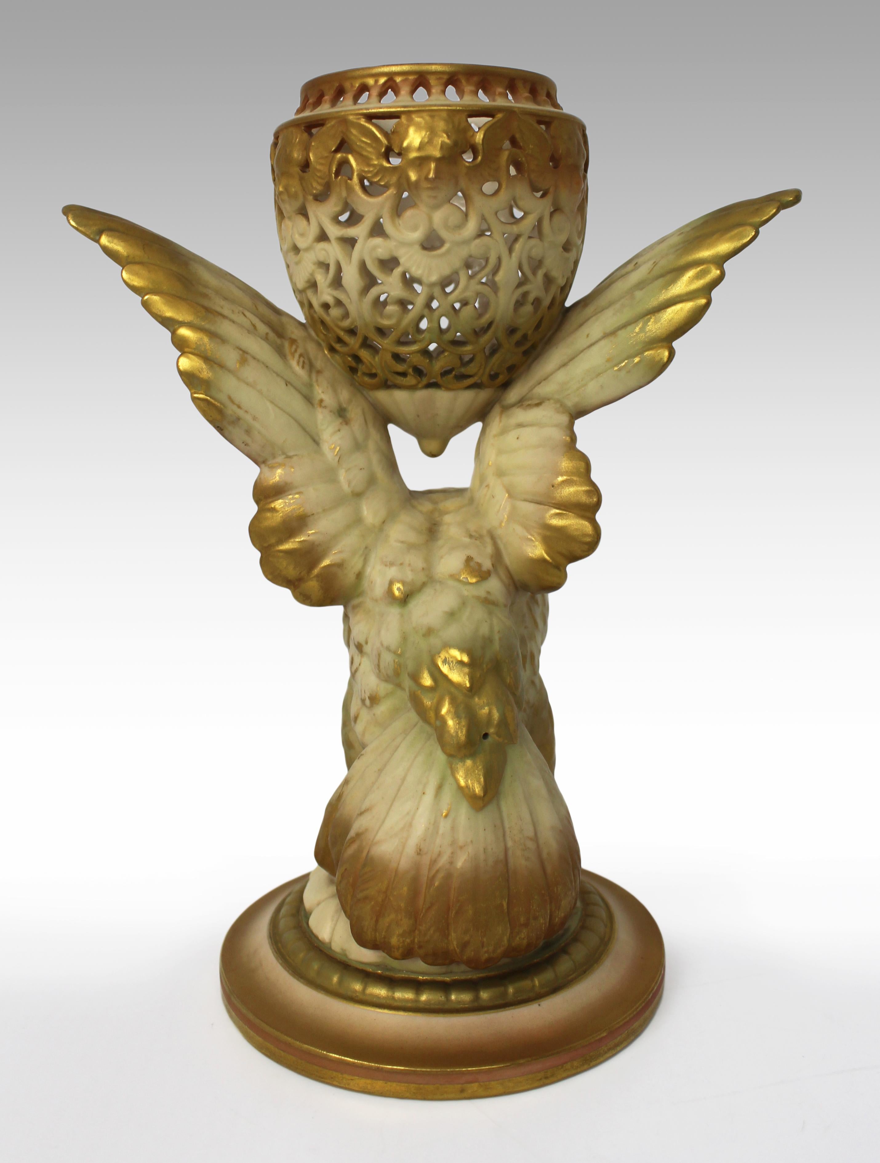 Porcelain Royal Worcester Reticulated Pot Pourri Vase, Model G11, England, 1923 For Sale