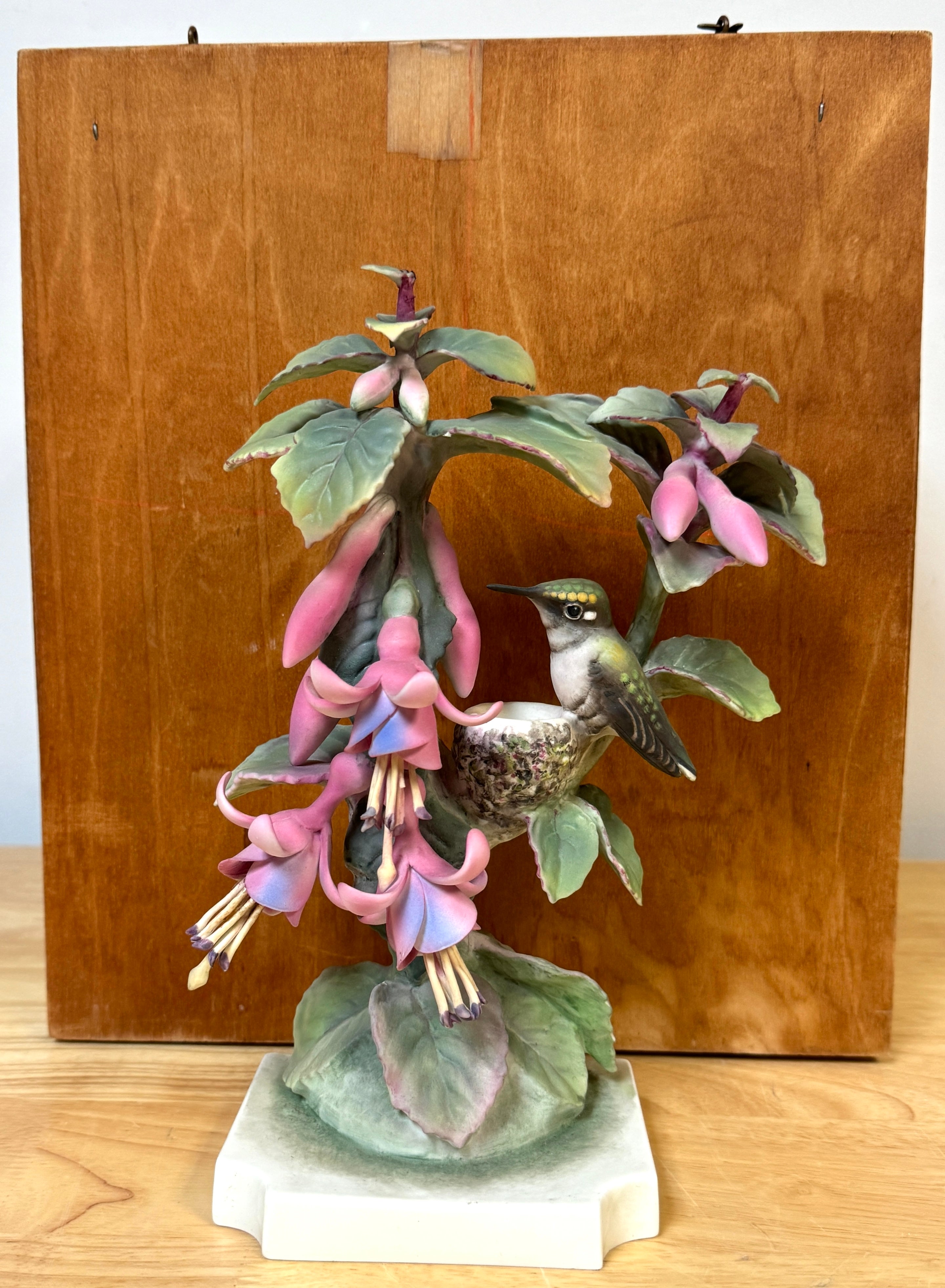 Colibrí garganta de rubí Royal Worcester de Dorothy Doughty con caja personalizada en venta 8