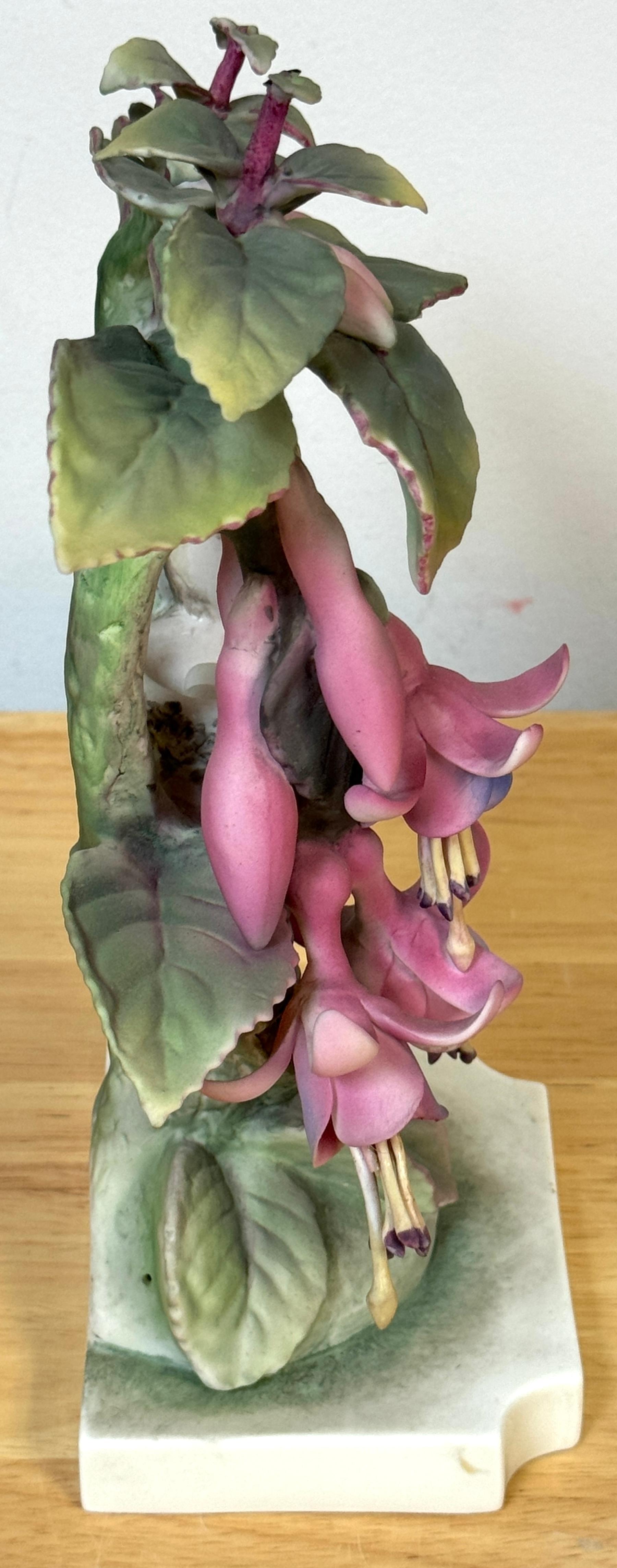 Colibrí garganta de rubí Royal Worcester de Dorothy Doughty con caja personalizada en Bueno estado para la venta en West Palm Beach, FL