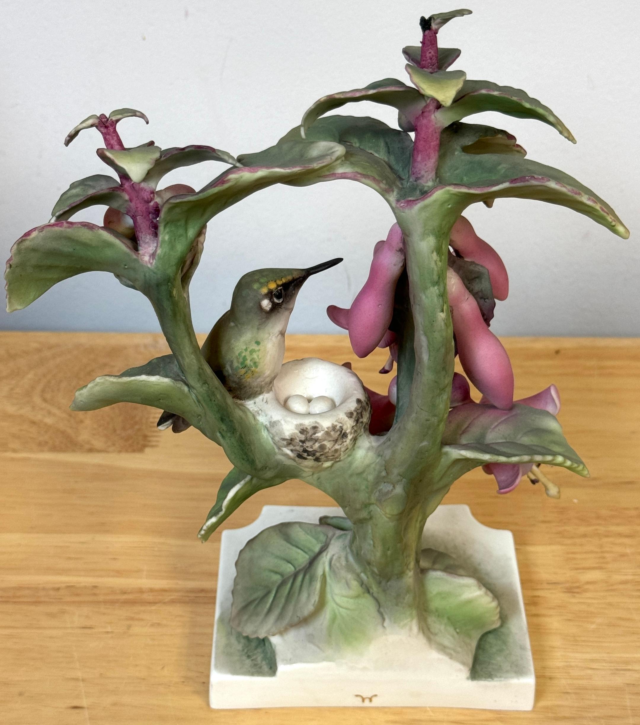 Colibrí garganta de rubí Royal Worcester de Dorothy Doughty con caja personalizada siglo XX en venta