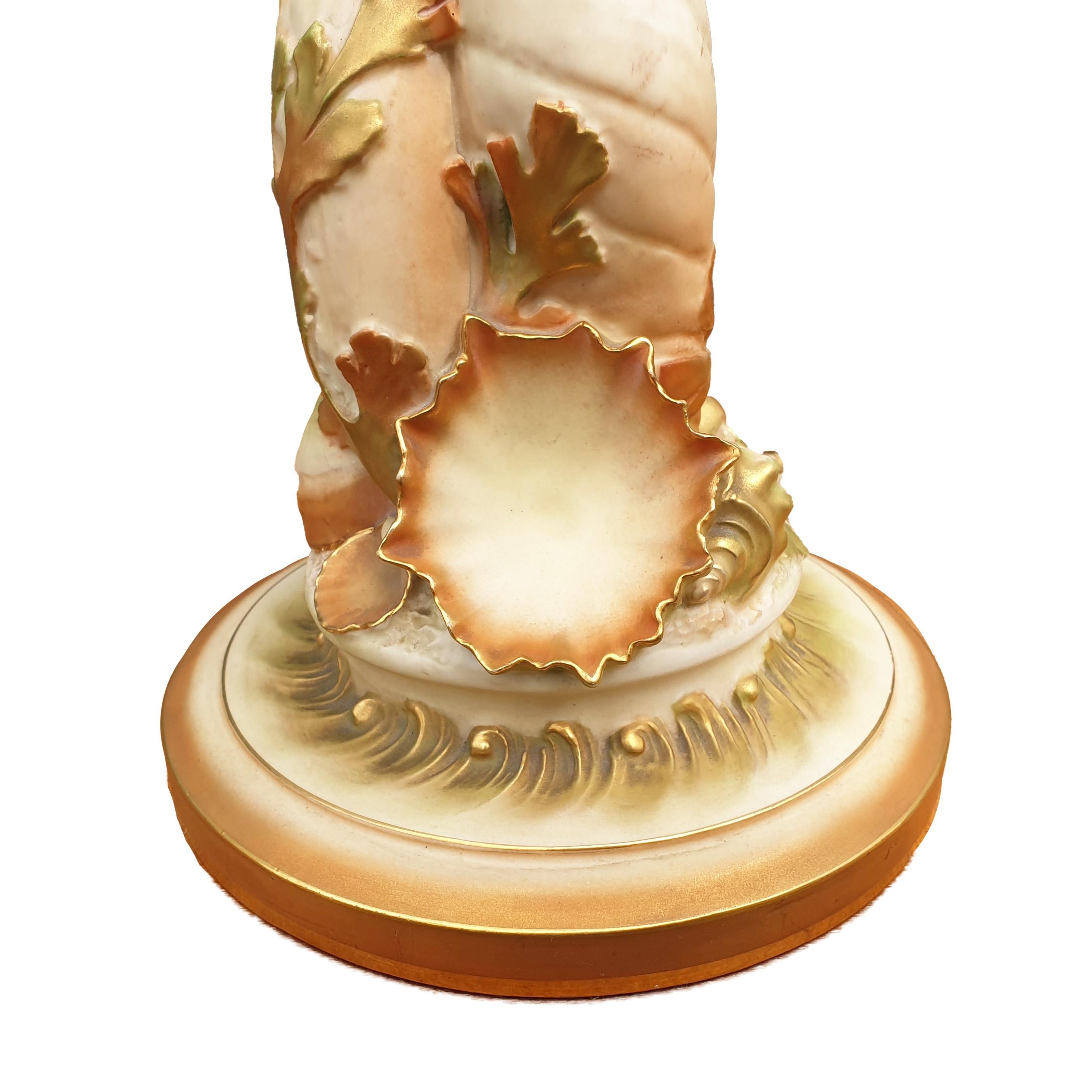 19th Century Royal Worcester Shell Vase For Sale