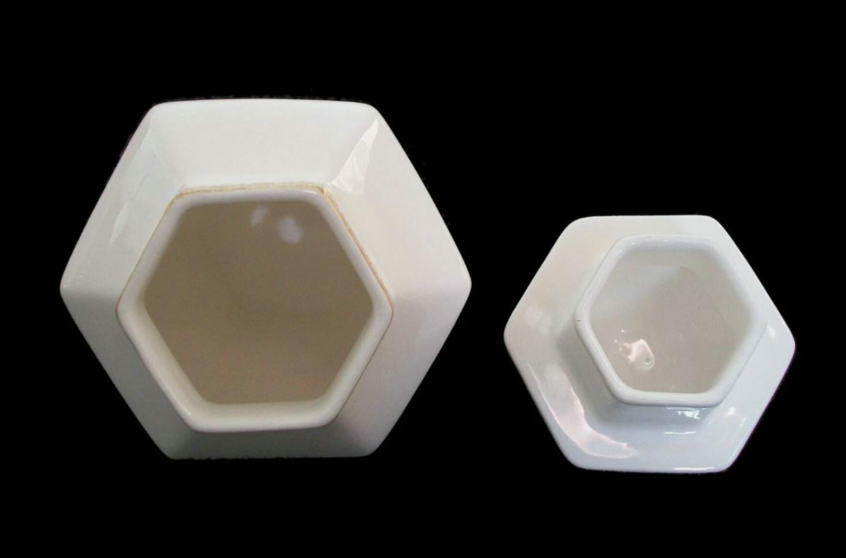ROYAL WORCESTER - Pequeña Urna y Tapa de China de Hueso - Reino Unido - Circa 1990's en venta 3