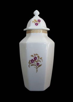 ROYAL WORCESTER - Small Bone China Urn & Cover - United Kingdom - Circa 1990's