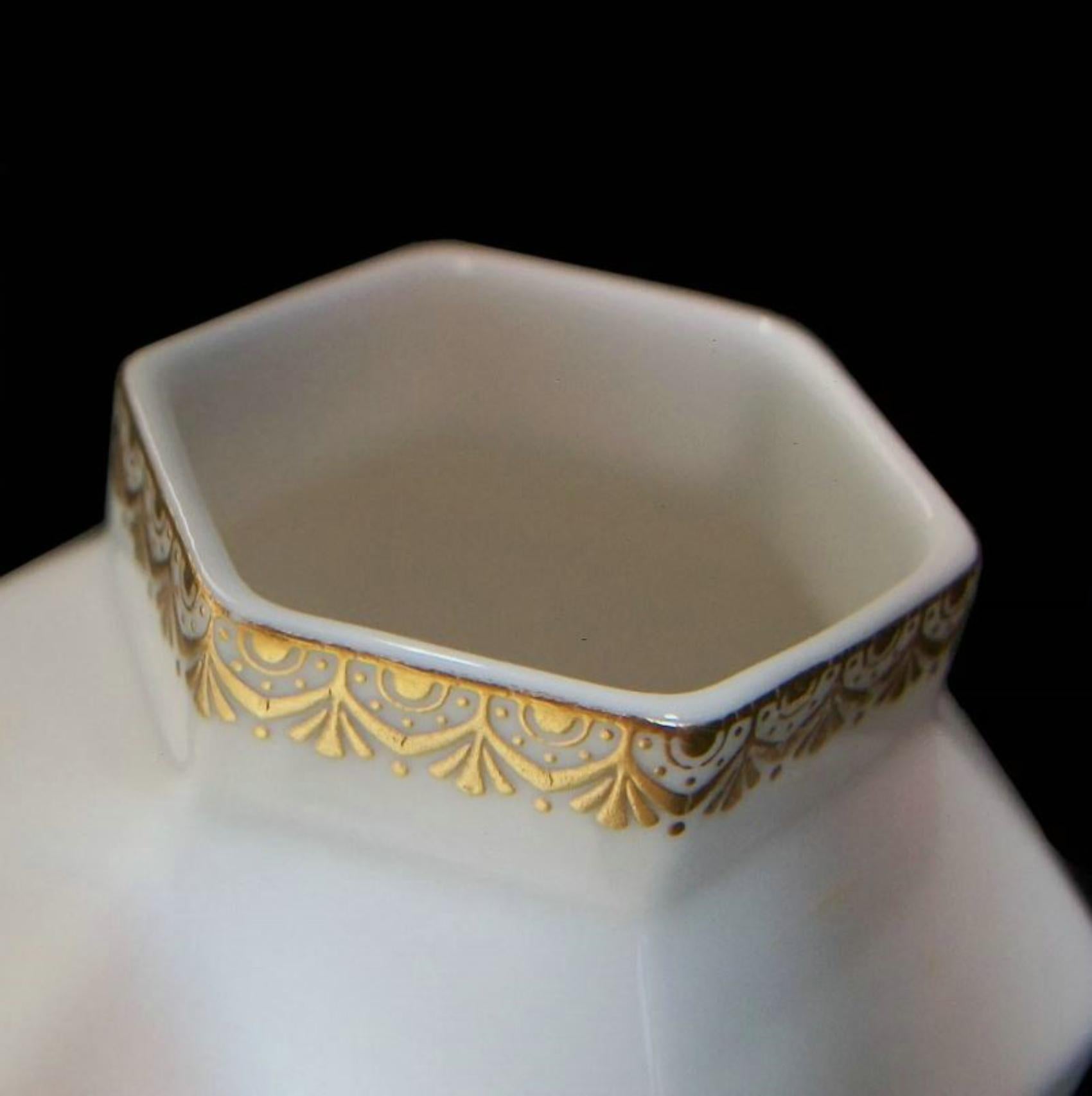 ROYAL WORCESTER - Pequeña Urna y Tapa de China de Hueso - Reino Unido - Circa 1990's Porcelana en venta