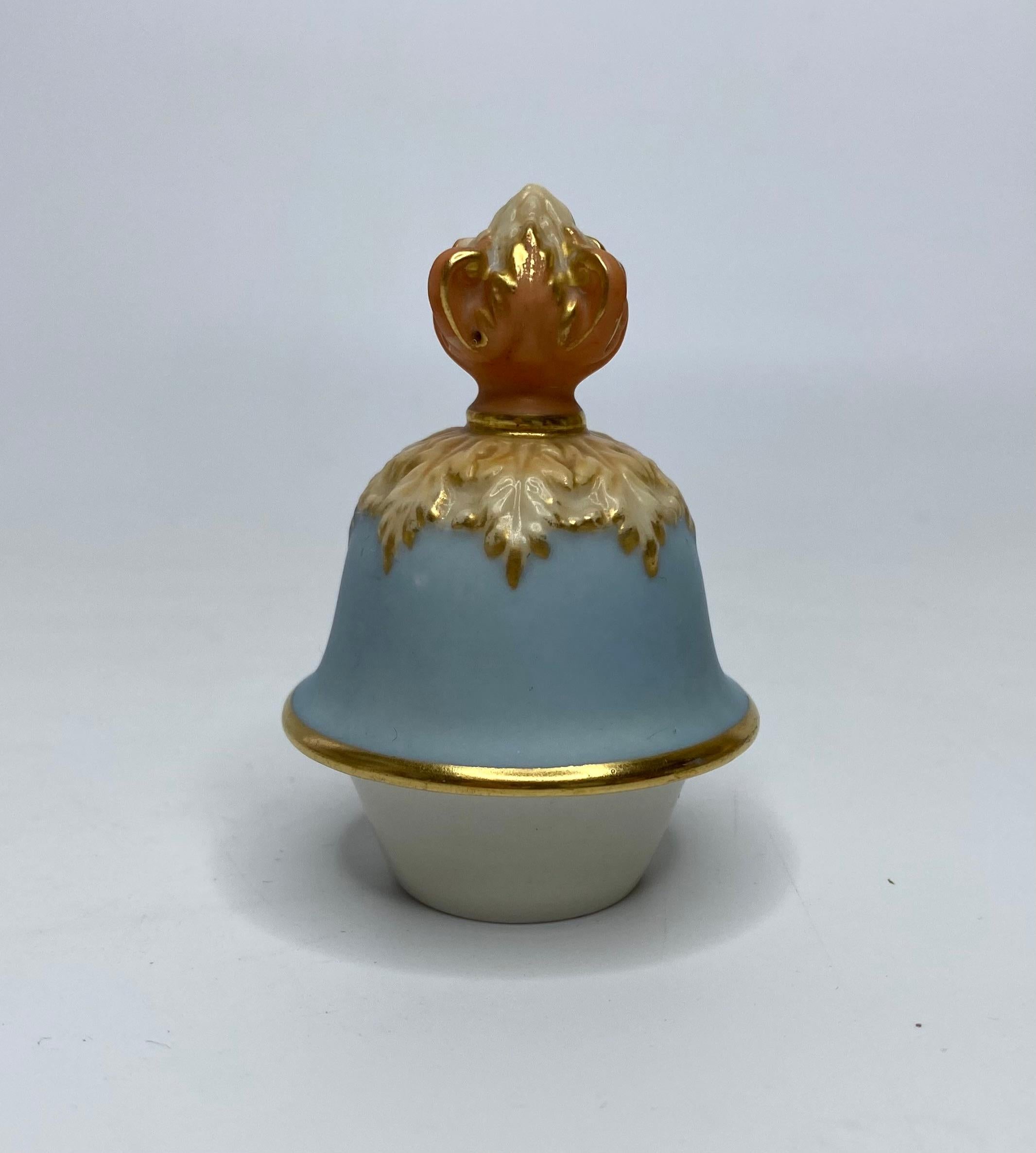 Royal Worcester ‘Swans’ vase and cover, Charles Baldwin, 1902. 4
