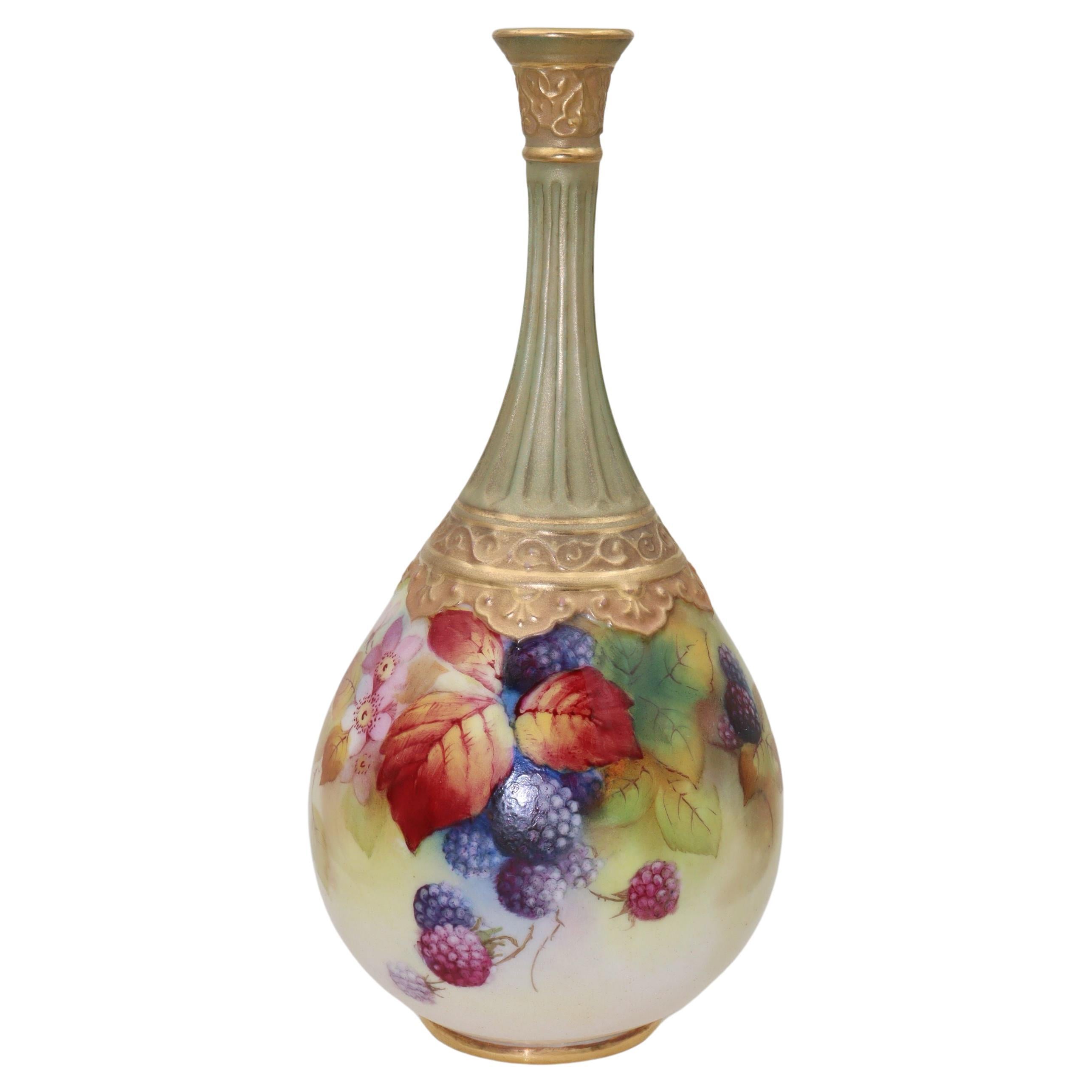 Vase Royal Worcester peint par Kitty Blake en vente
