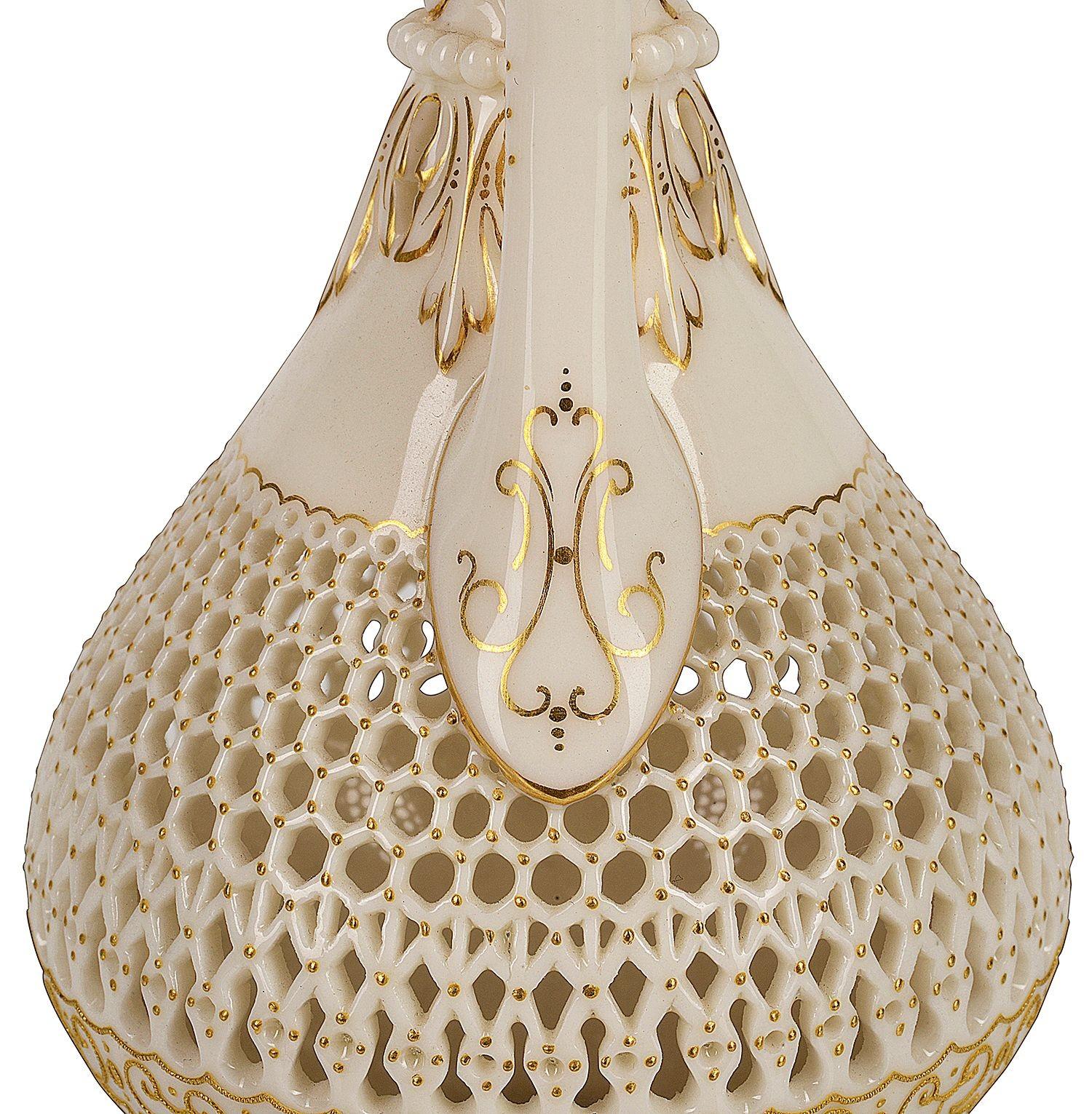 XIXe siècle Vase à deux poignées réticulé Royal Worchester de George Owen en vente