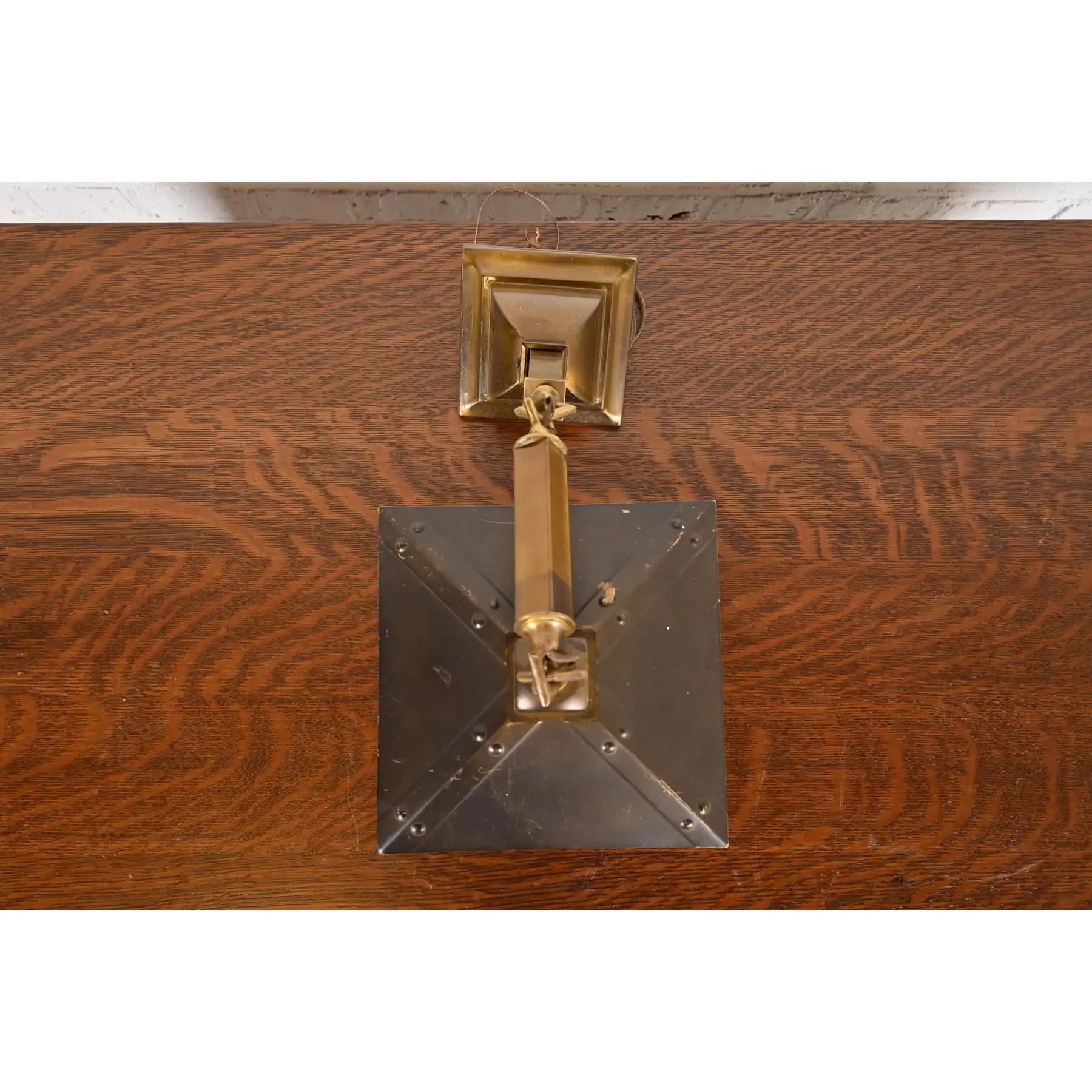 Laiton Roycroft - Lanterne suspendue en laiton et verre caramel de style Arts & Crafts ancien en vente