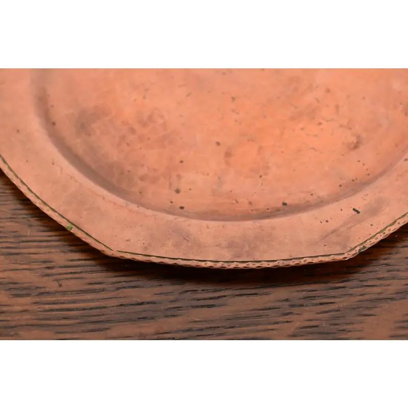 Roycroft Antik Arts & Crafts gehämmert Kupfer Griff Tablett, 1920er Jahre im Angebot 3