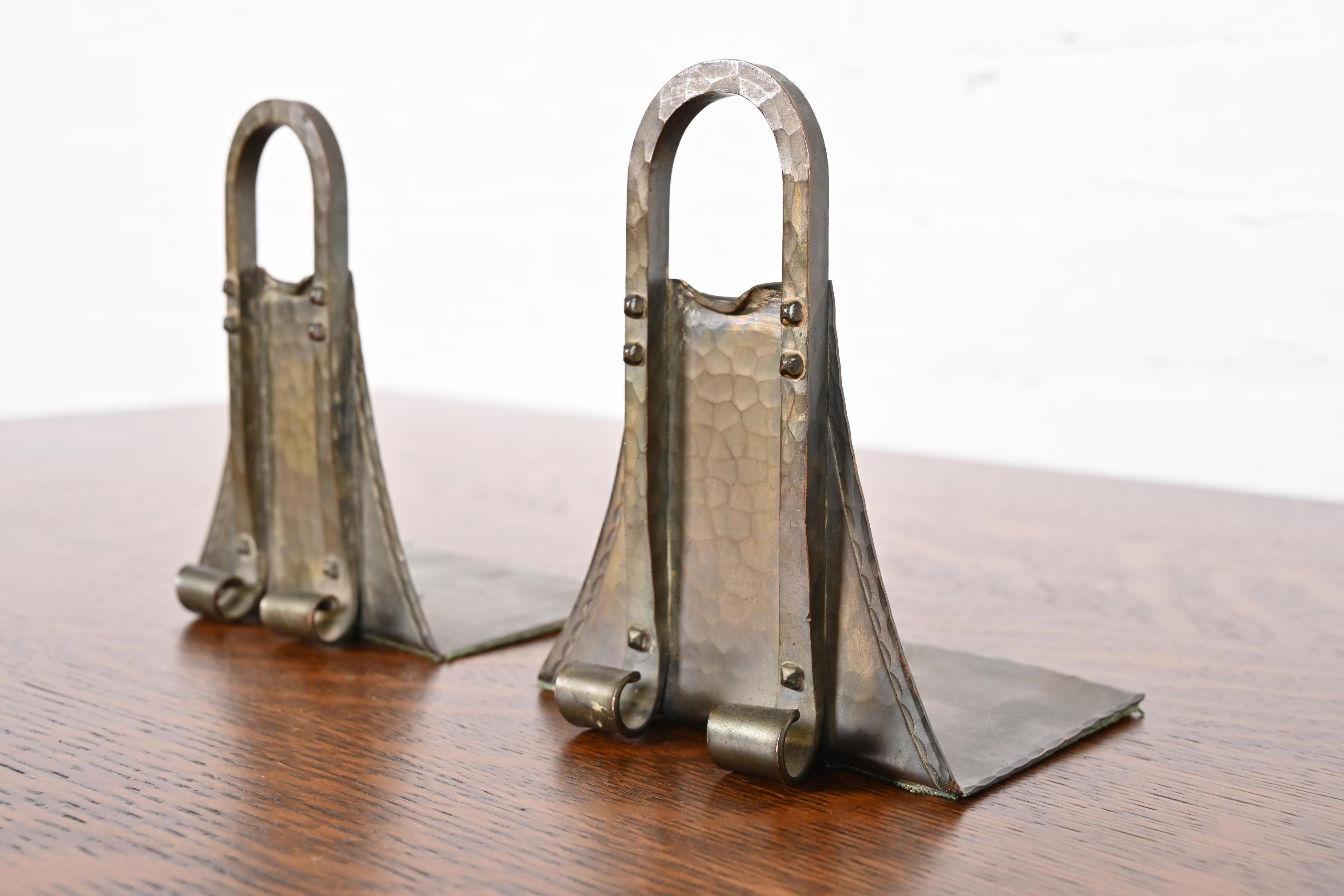 American Roycroft Arts & Crafts Brass Finished Hammered Copper Bookends For Sale