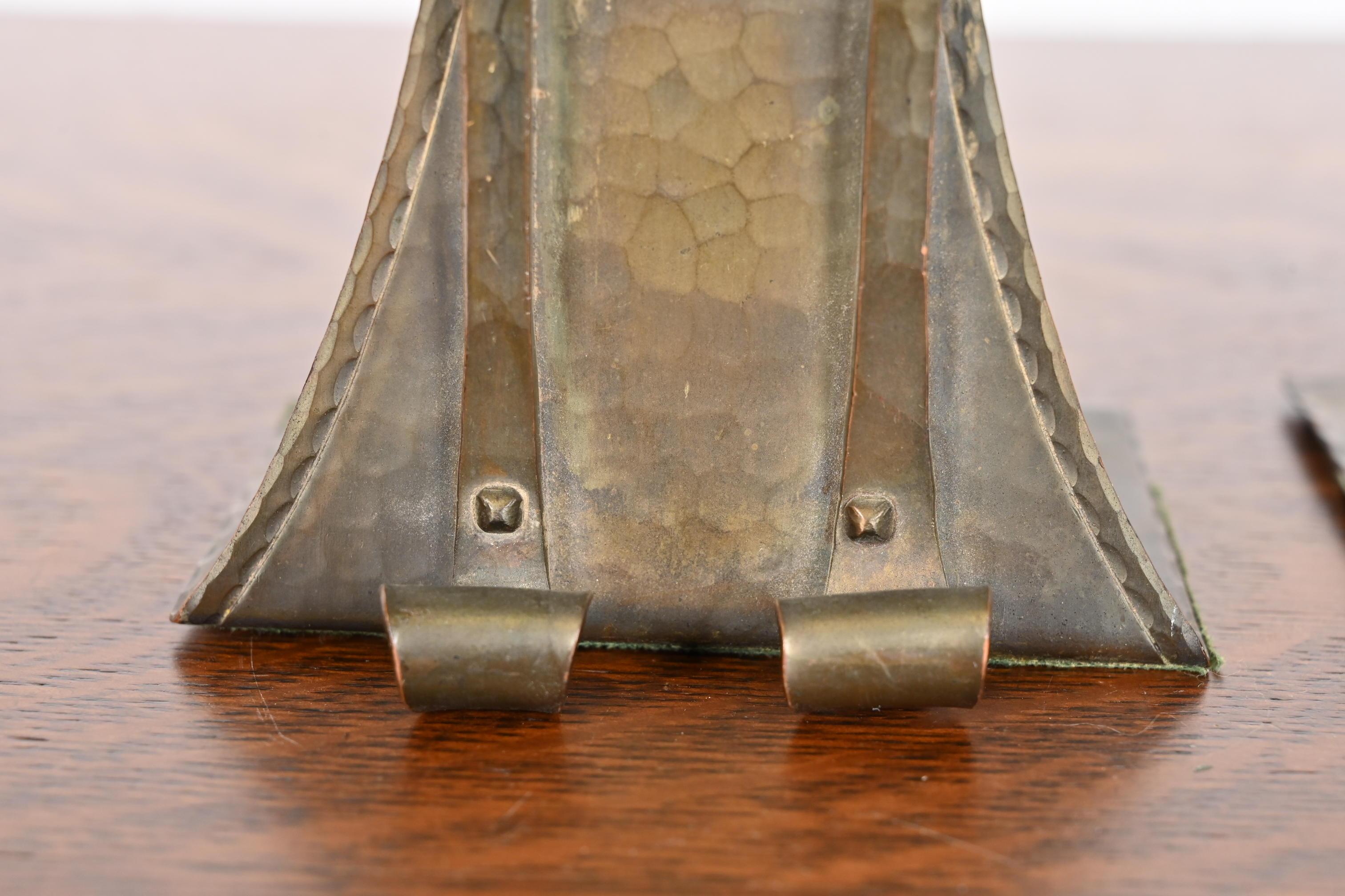 Roycroft Arts & Crafts Brass Finished Hammered Copper Bookends For Sale 1