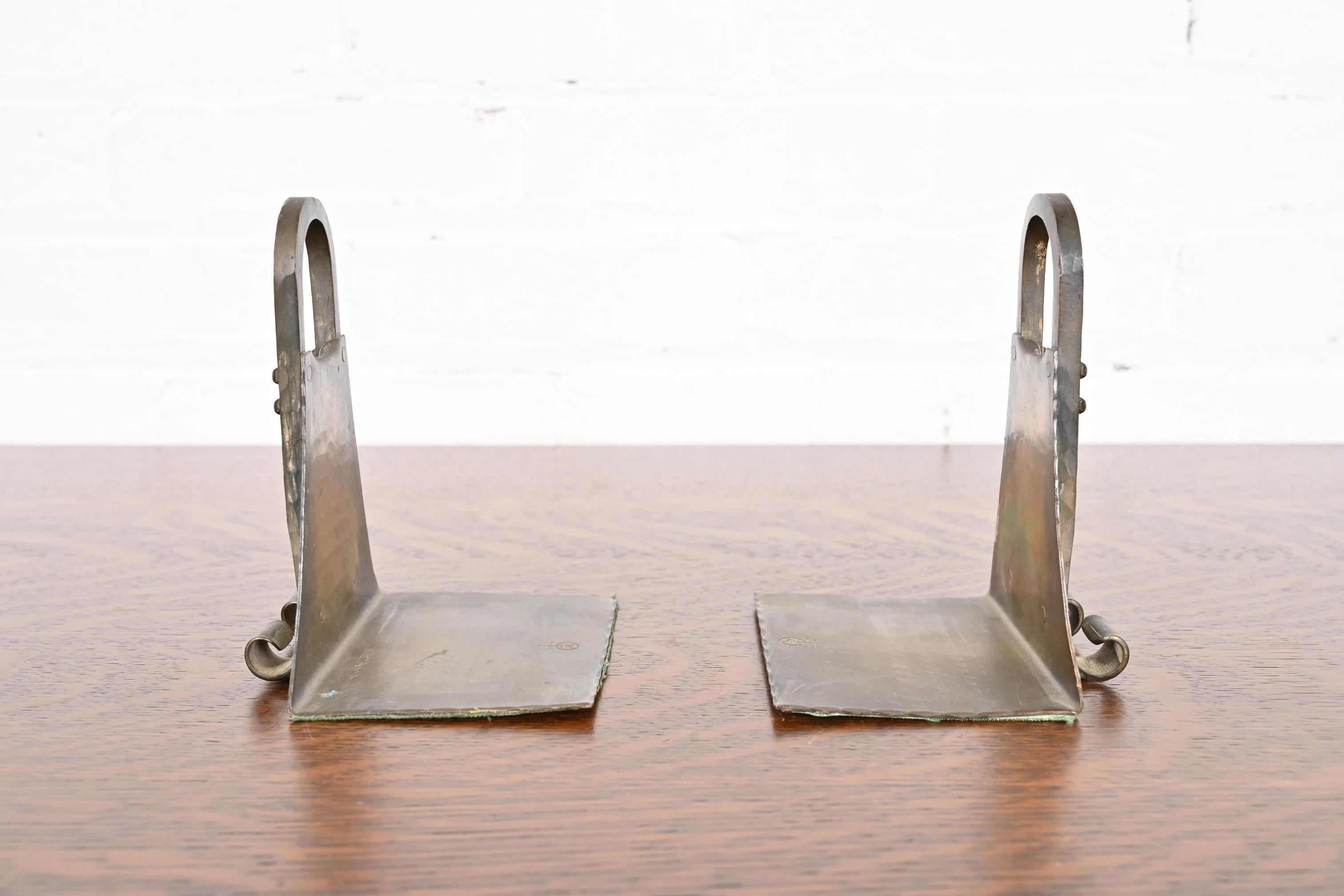 Roycroft Arts & Crafts Brass Finished Hammered Copper Bookends For Sale 2
