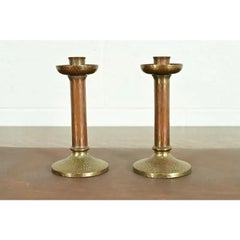 Roycroft Arts & Crafts Candeleros de cobre martillado con acabado en latón, Pareja