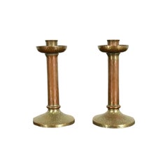 Roycroft Arts & Crafts Candeleros de cobre martillado con acabado en latón, Pareja
