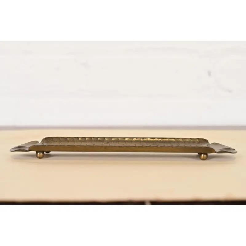 Roycroft Arts & Crafts Messing fertig gehämmert Kupfer Stift Tablett, 1920er Jahre (Frühes 20. Jahrhundert) im Angebot
