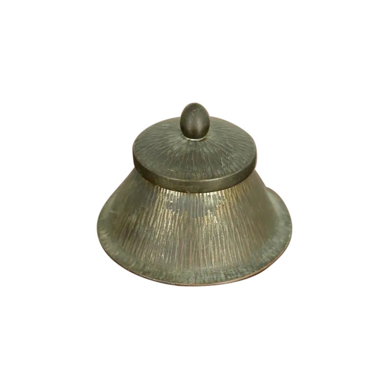 Tintero de Roycroft Arts & Crafts, de latón sobre cobre, circa década de 1920 en venta