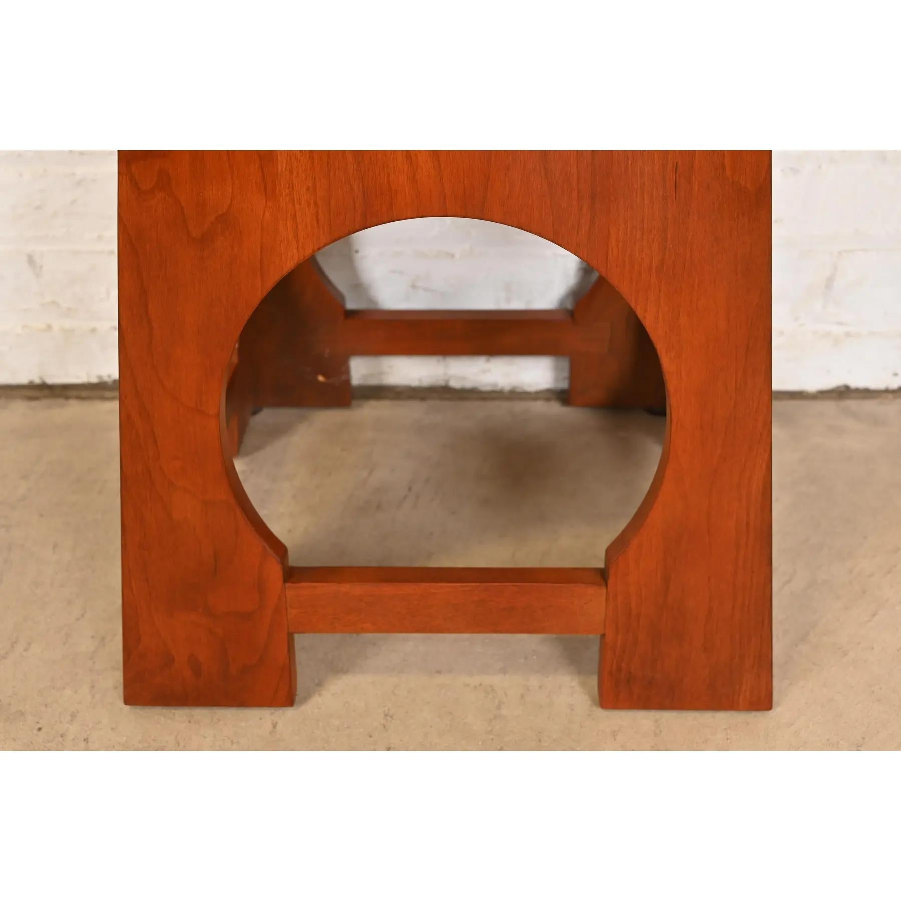 Cerise Roycroft Arts & Crafts Cherry Wood Tabouret by Stickley en vente