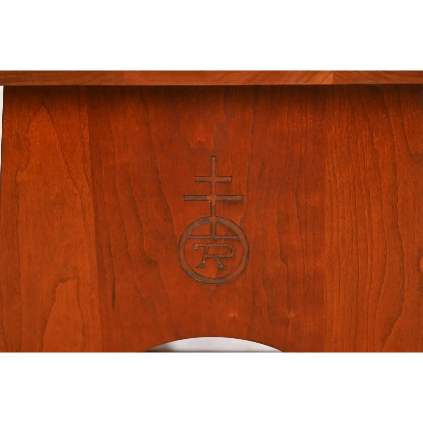 Roycroft Arts & Crafts Cherry Wood Tabourets by Stickley, Pair en vente 2