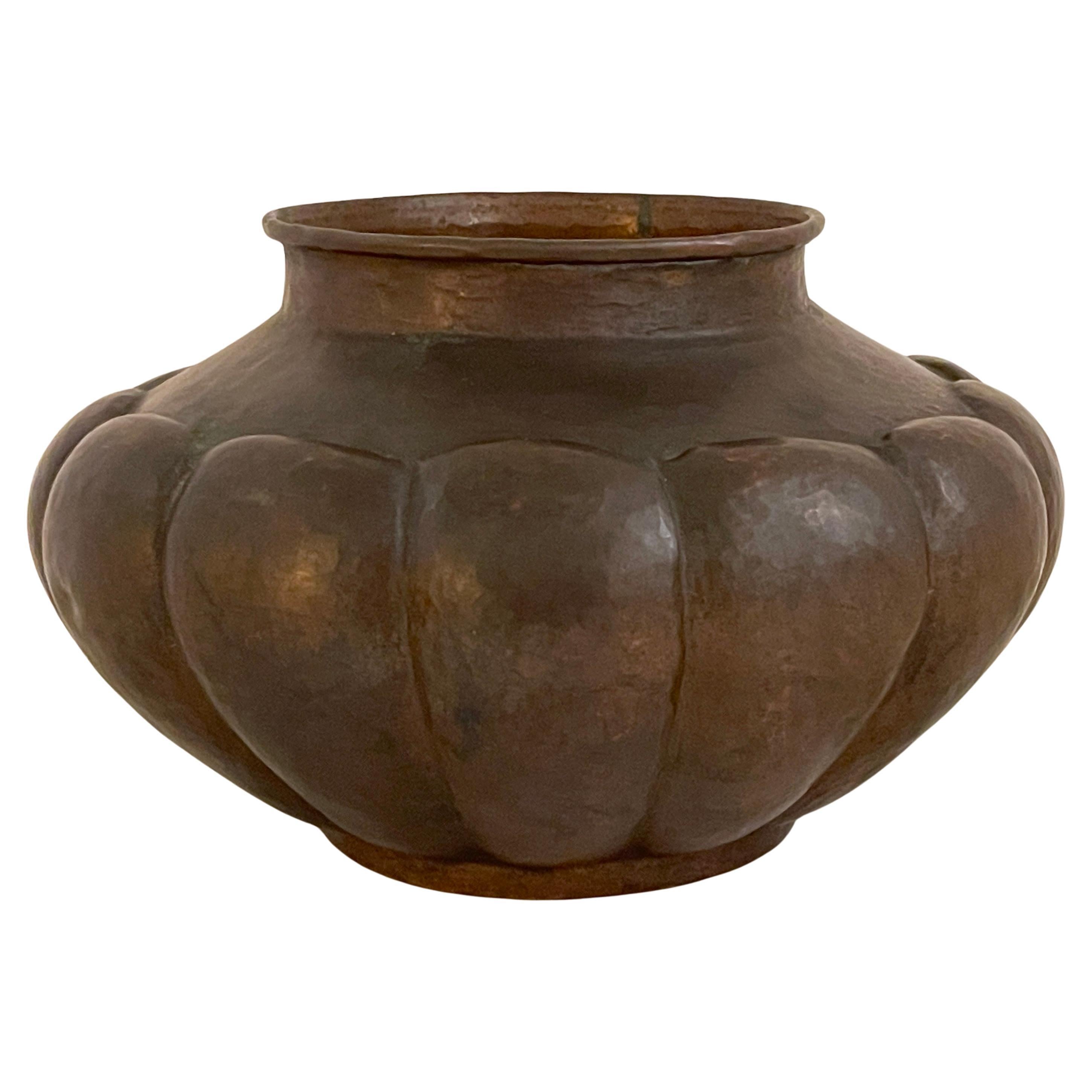Roycroft Arts & Crafts Copper Forged Bulbous Vase, Roycroft Inn East Aurora NY For Sale