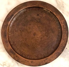 Salver/Tray rotondo in rame di Roycroft Arts & Crafts, Roycroft Inn at East Aurora NY