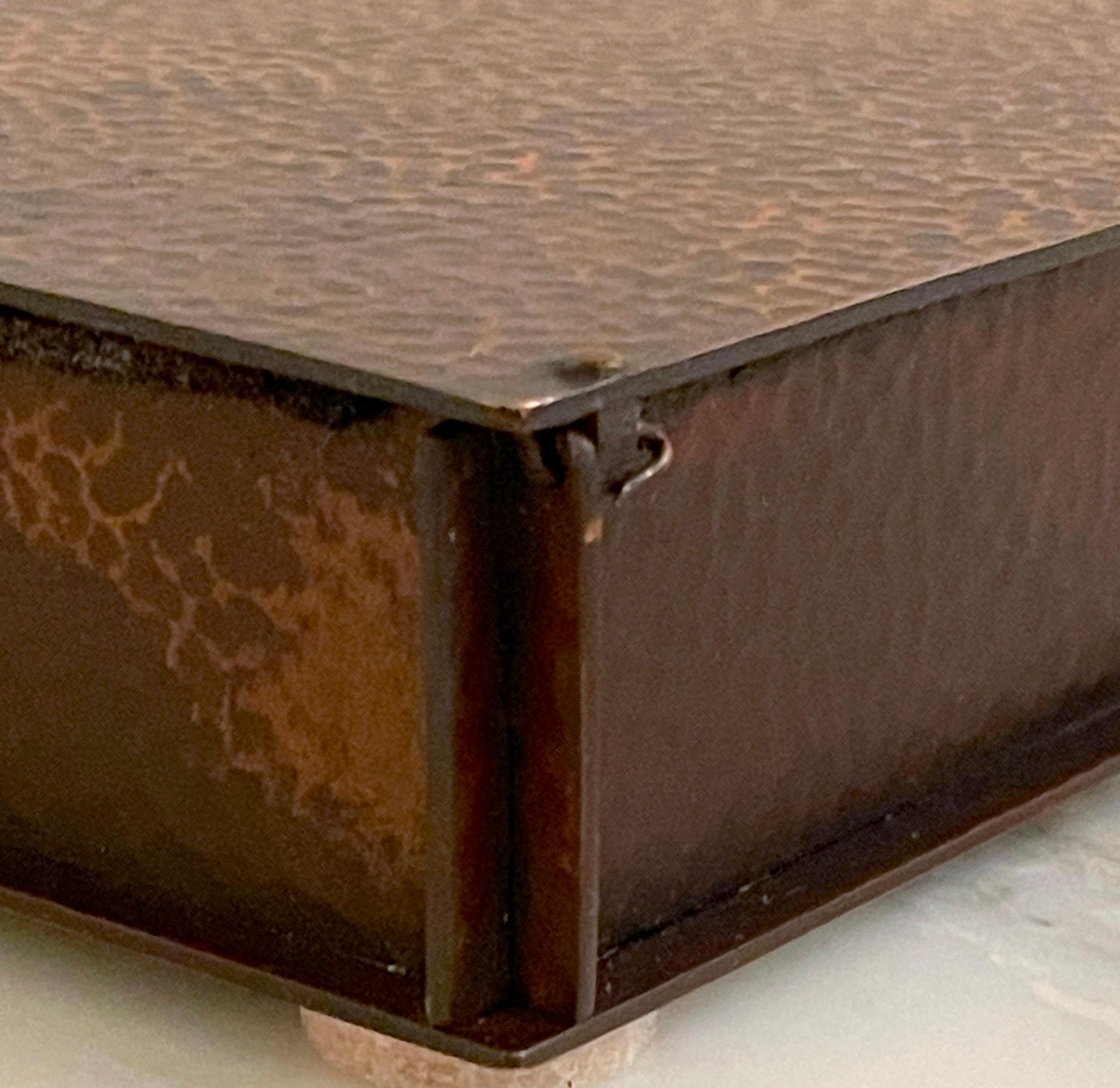 Roycroft Arts & Crafts Copper Table Box, from The Roycroft Inn at East Aurora NY In Good Condition For Sale In West Palm Beach, FL