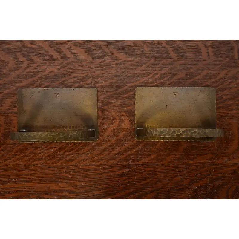 Roycroft Arts & Crafts gehämmert Messing über Kupfer Buchstützen, CIRCA 1920s im Angebot 5