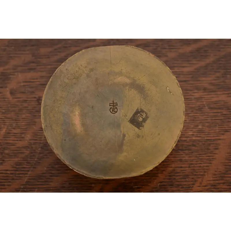 Roycroft Arts & Crafts Hammered Brass Over Copper Inkwell, Circa 1920s For Sale 2