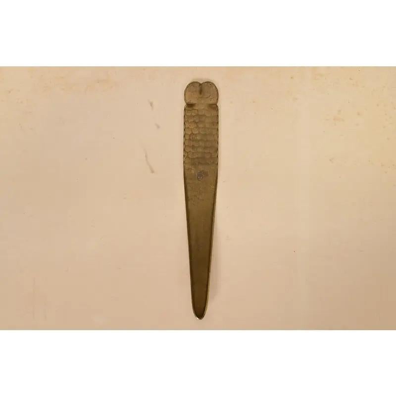 Roycroft Arts & Crafts gehämmert Messing über Kupfer Brieföffner, Circa 1920s (Frühes 20. Jahrhundert) im Angebot