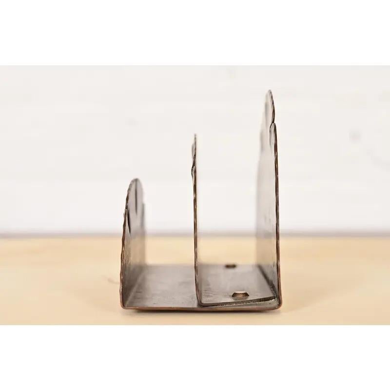 Roycroft Arts & Crafts Porta lettere in rame e ottone martellato in vendita 1