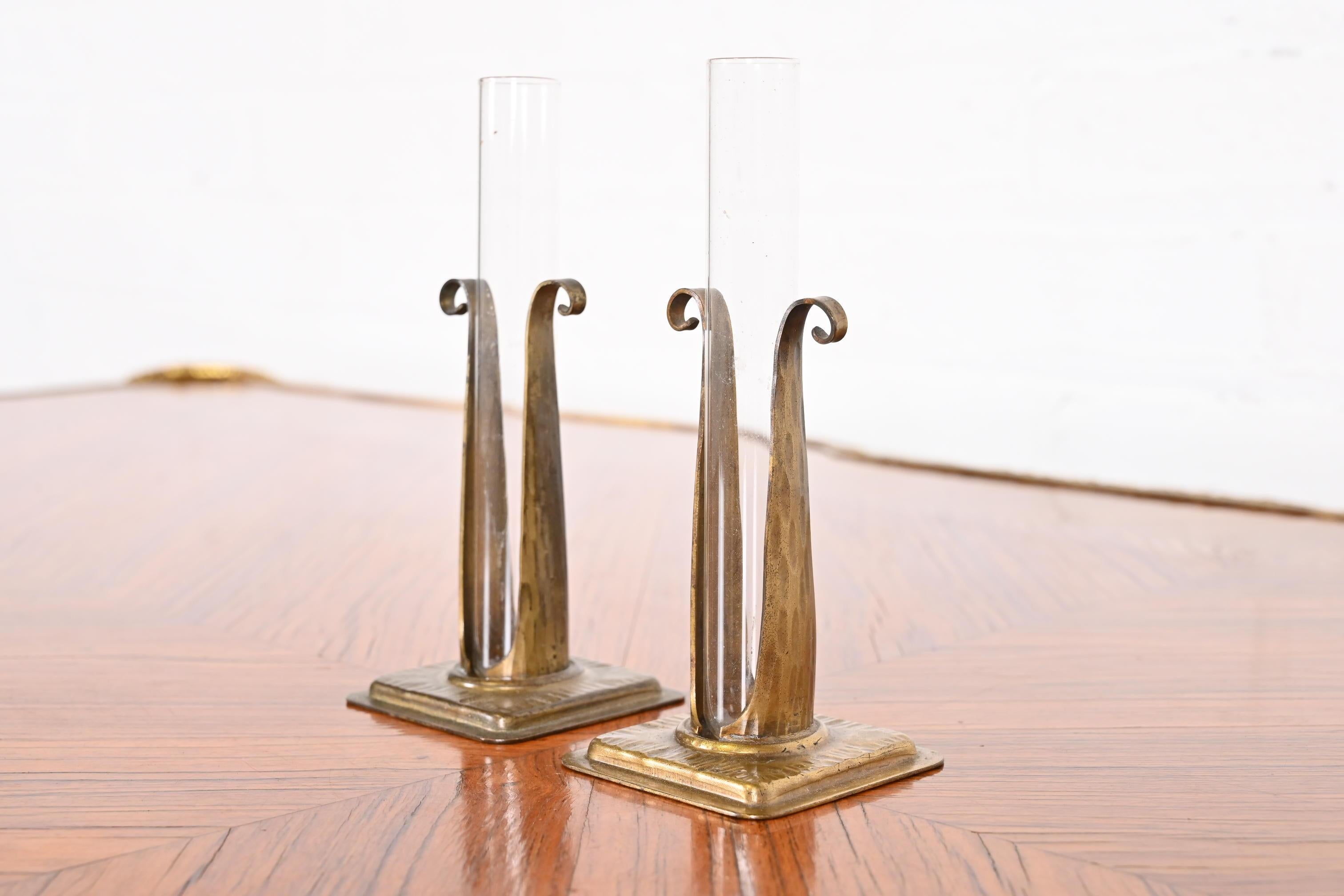 Roycroft Arts & Crafts Hammered Copper and Glass Bud Vases, Pair In Good Condition In South Bend, IN