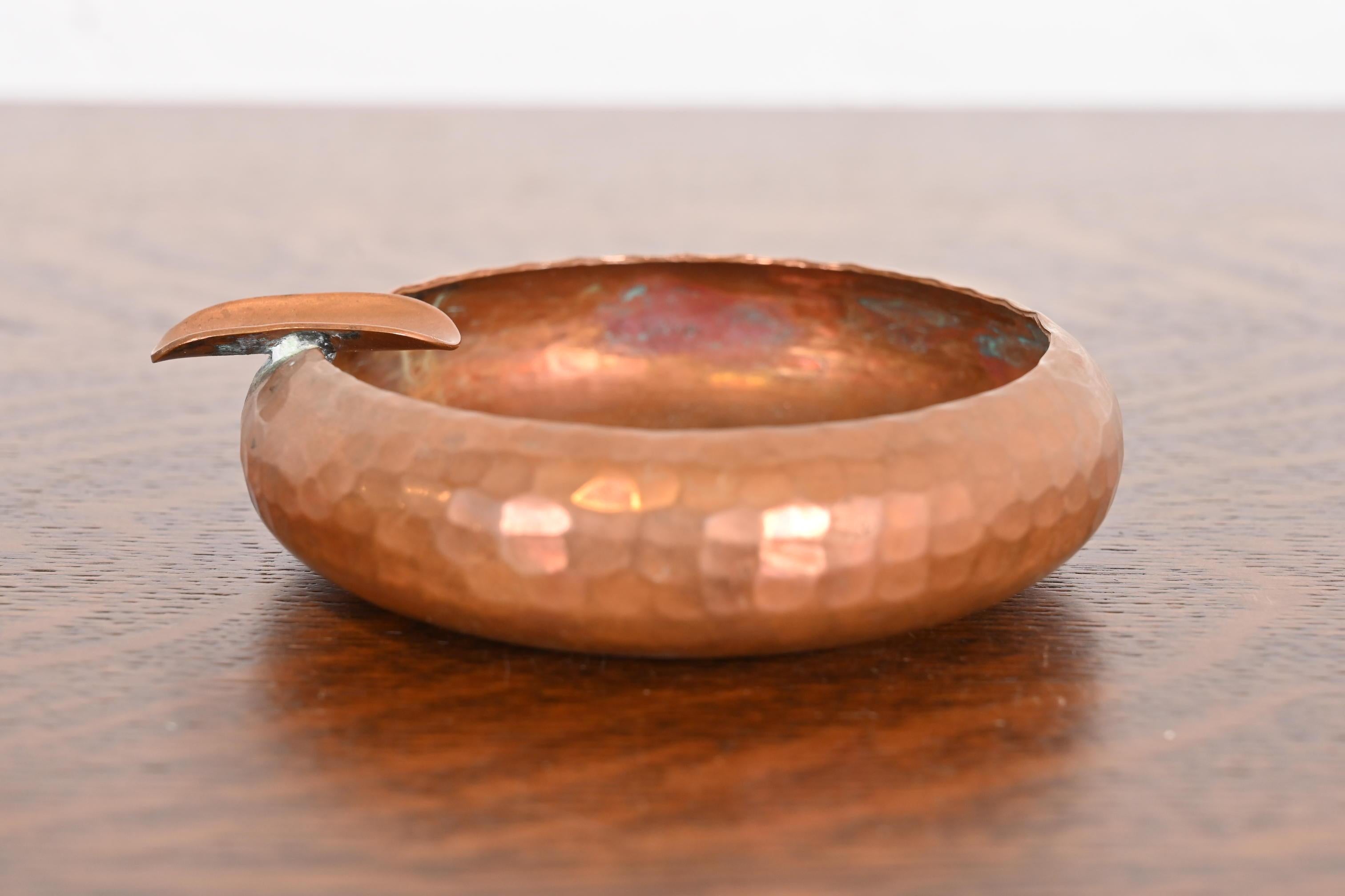 Cenicero de cobre martillado Roycroft Arts & Crafts Artes y manualidades en venta
