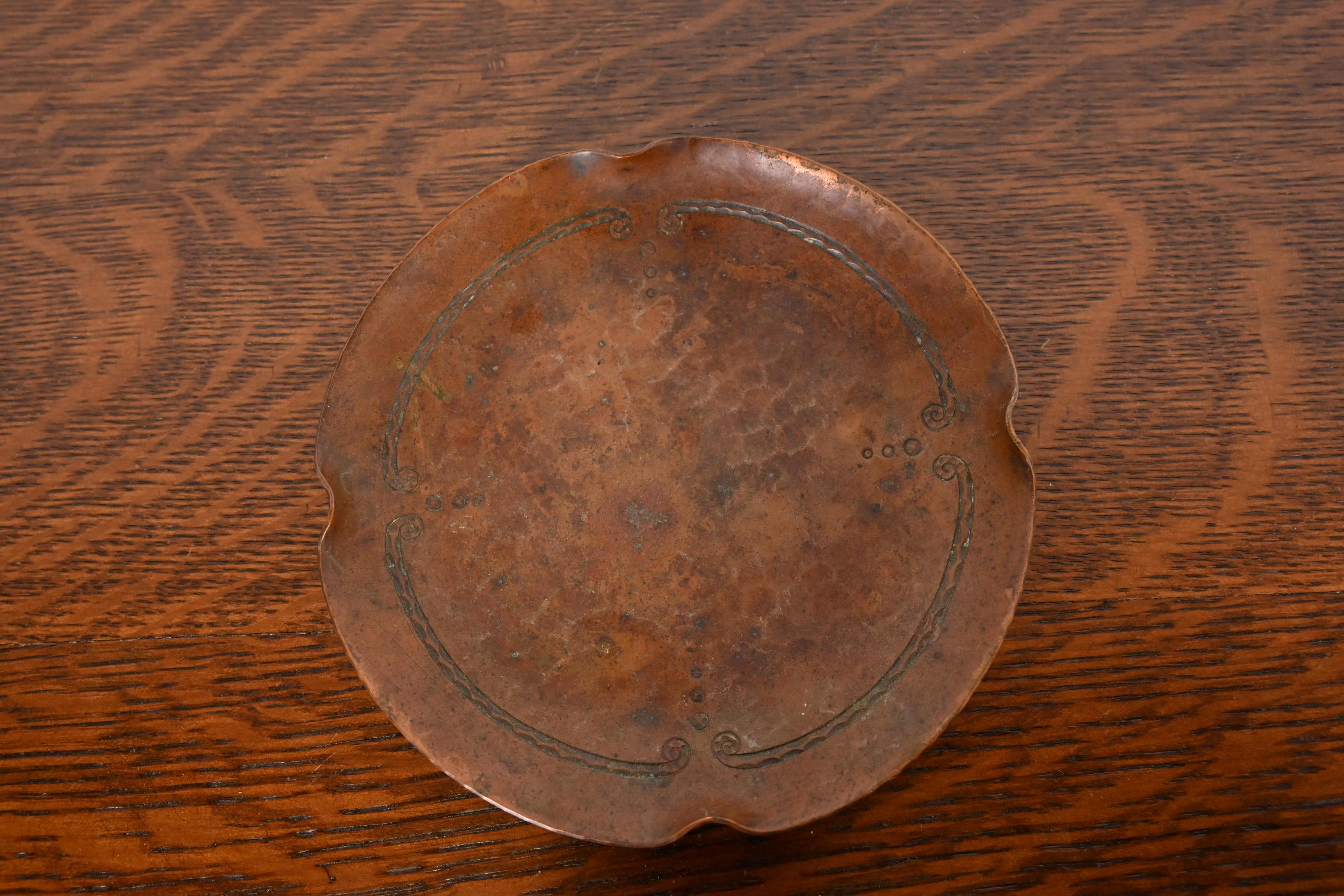 Cenicero de cobre martillado Roycroft Arts & Crafts en Bueno estado para la venta en South Bend, IN