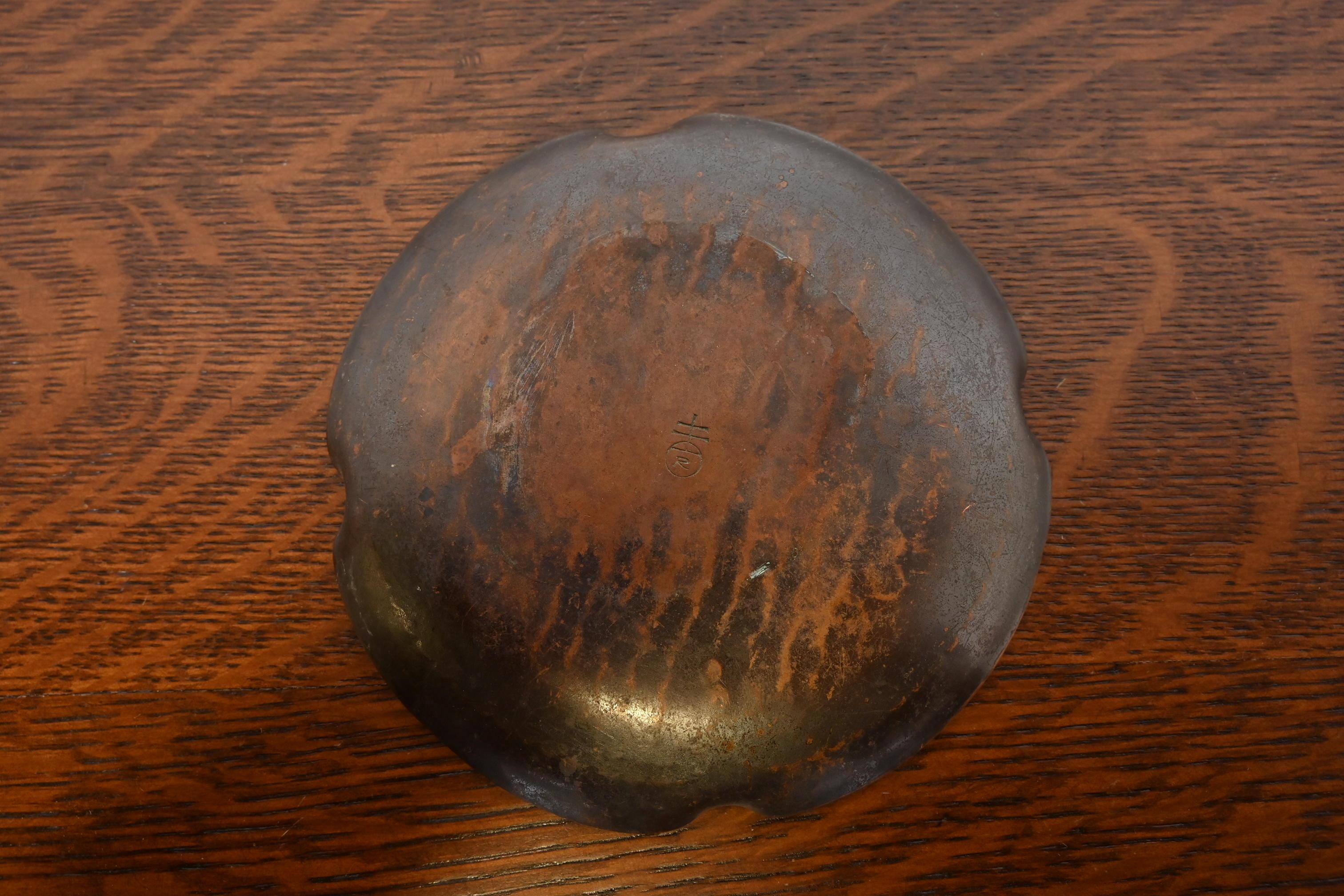 Cenicero de cobre martillado Roycroft Arts & Crafts en venta 2