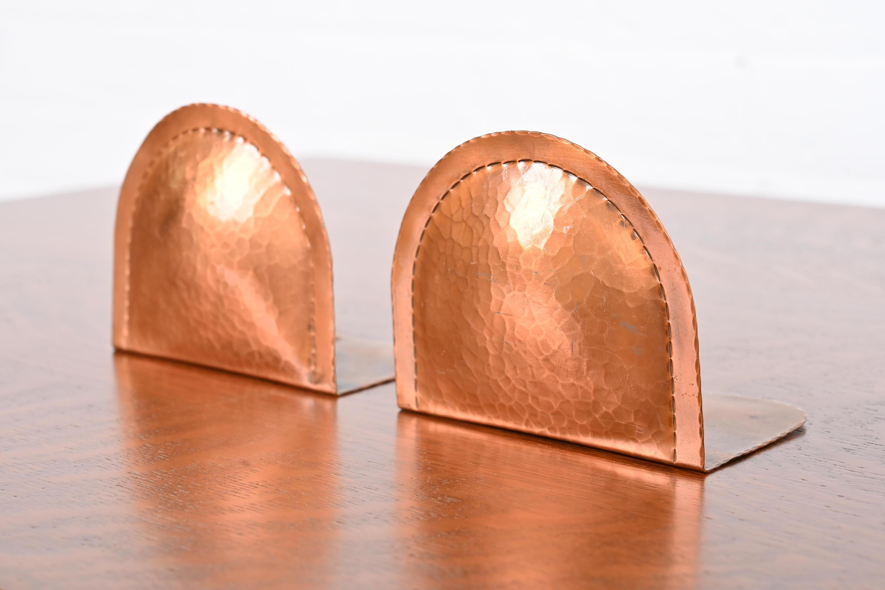 American Roycroft Arts & Crafts Hammered Copper Bookends, Pair For Sale