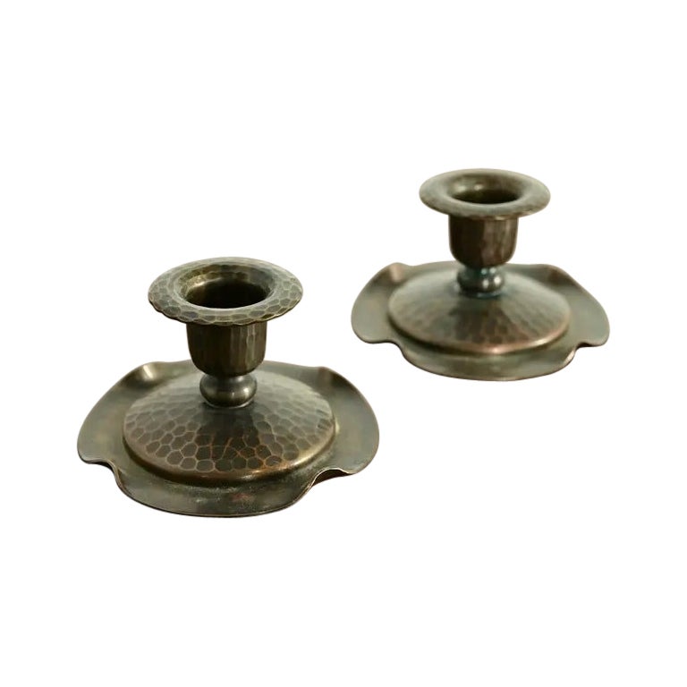 Candelieri in rame martellato Roycroft Arts & Crafts, coppia in vendita