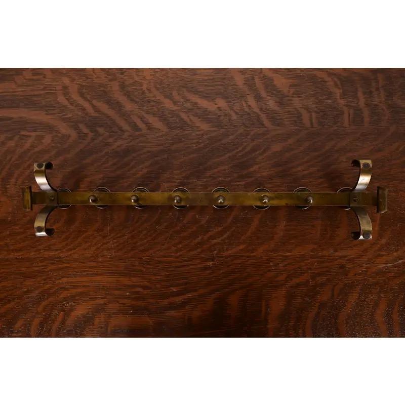 Roycroft Arts & Crafts Hammered Copper Eight-Light Candelabra im Angebot 3