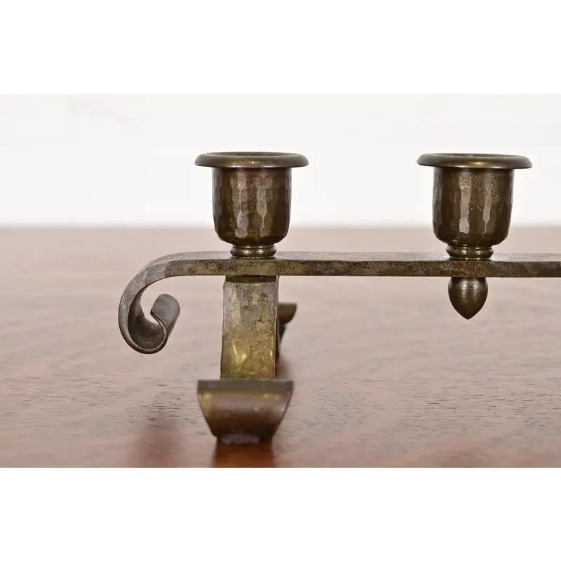 Roycroft Arts & Crafts Hammered Copper Eight-Light Candelabra im Angebot 1