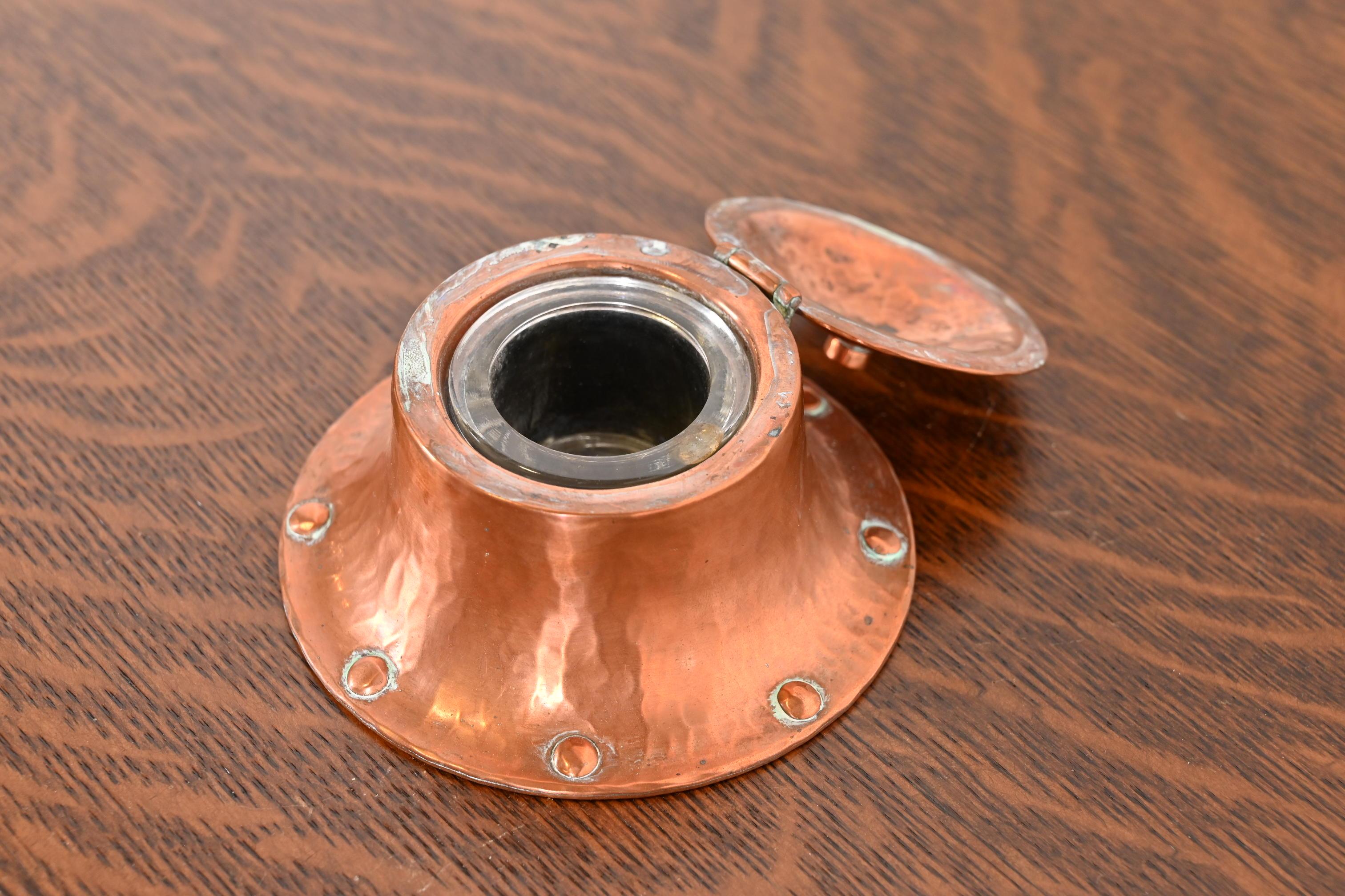 20th Century Roycroft Arts & Crafts Hammered Copper Inkwell For Sale
