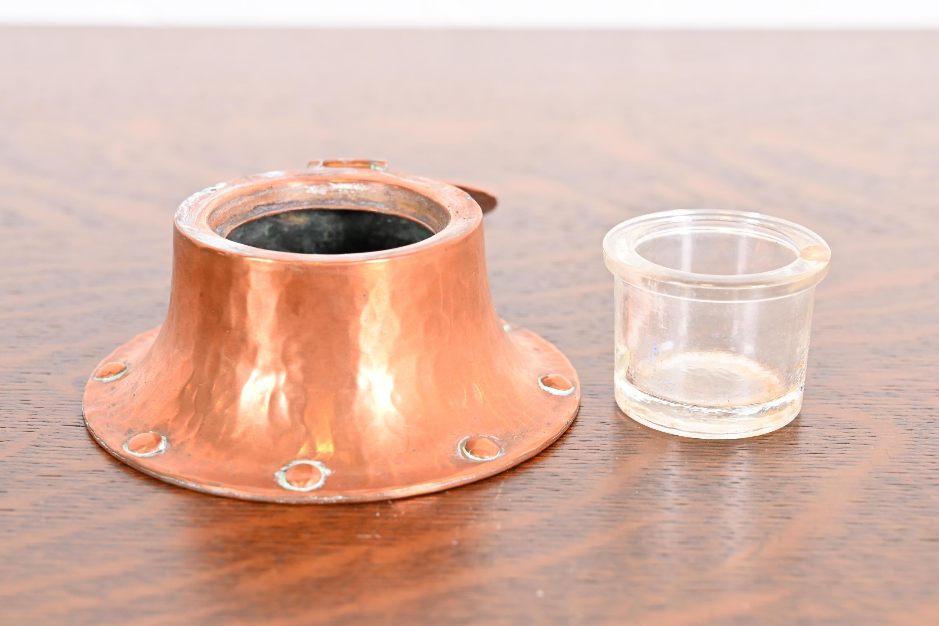 Roycroft Arts & Crafts Hammered Copper Inkwell For Sale 2