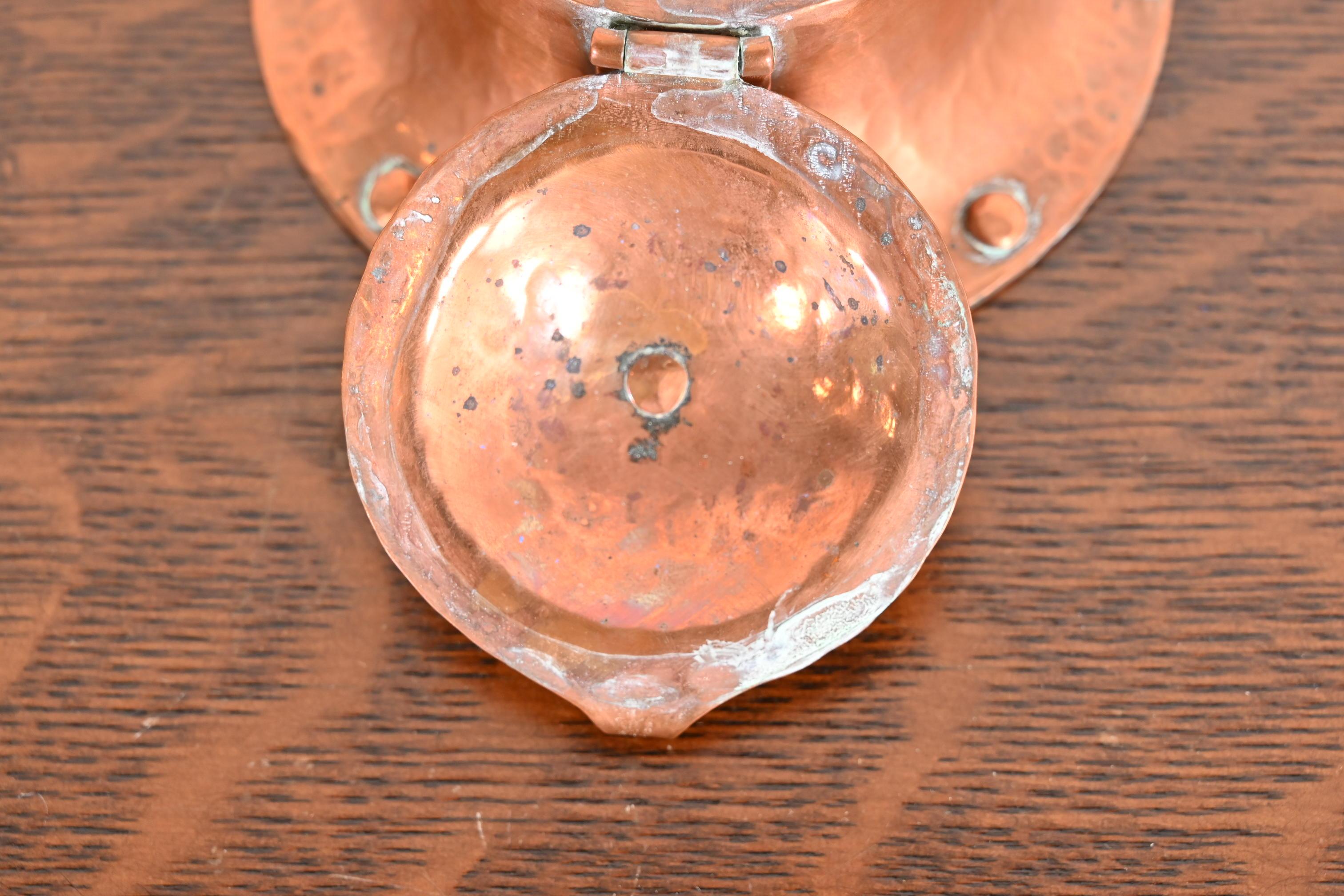 Roycroft Arts & Crafts Hammered Copper Inkwell For Sale 3
